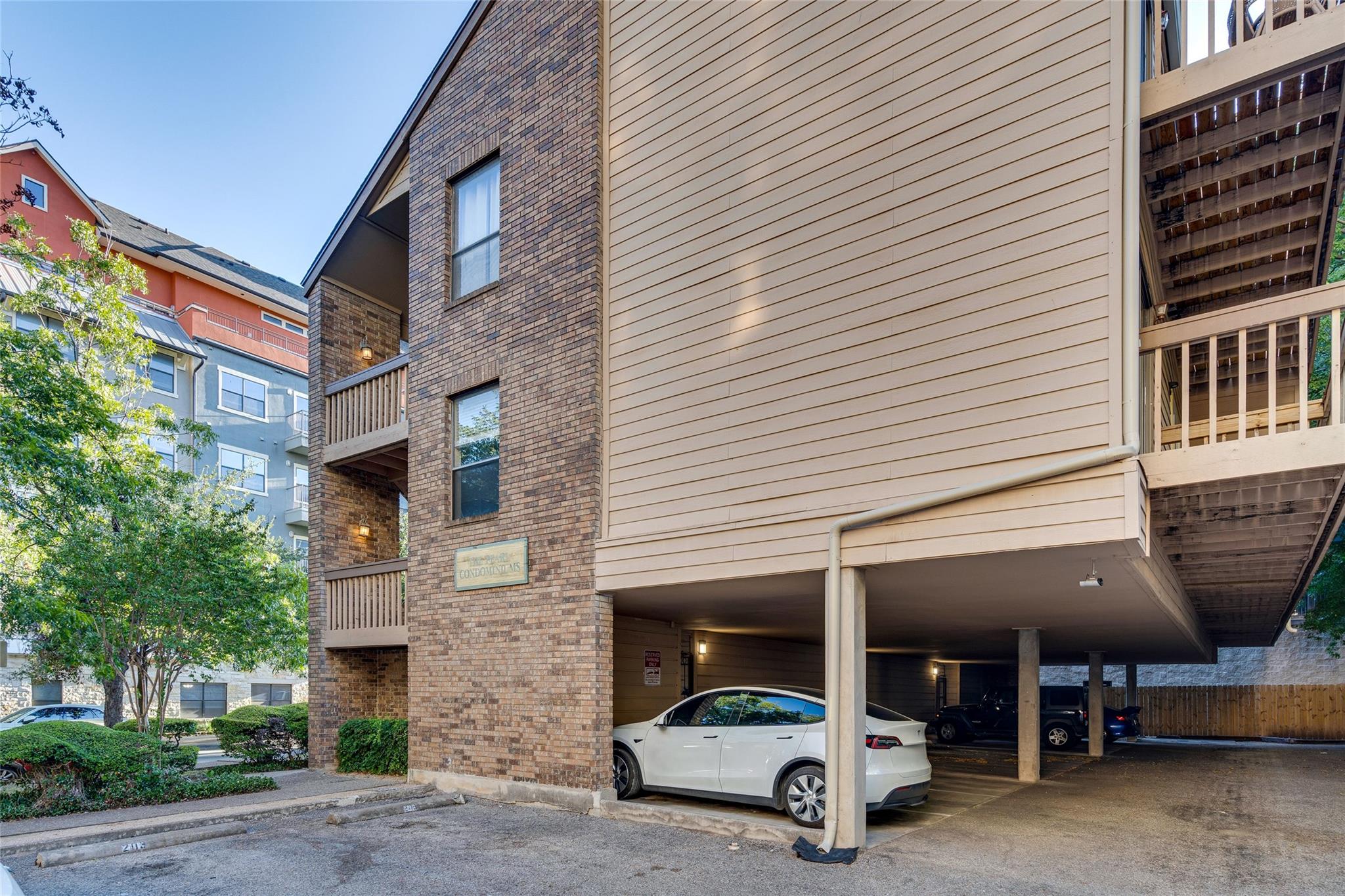 2210 Pearl St # 203, Austin, TX 78705