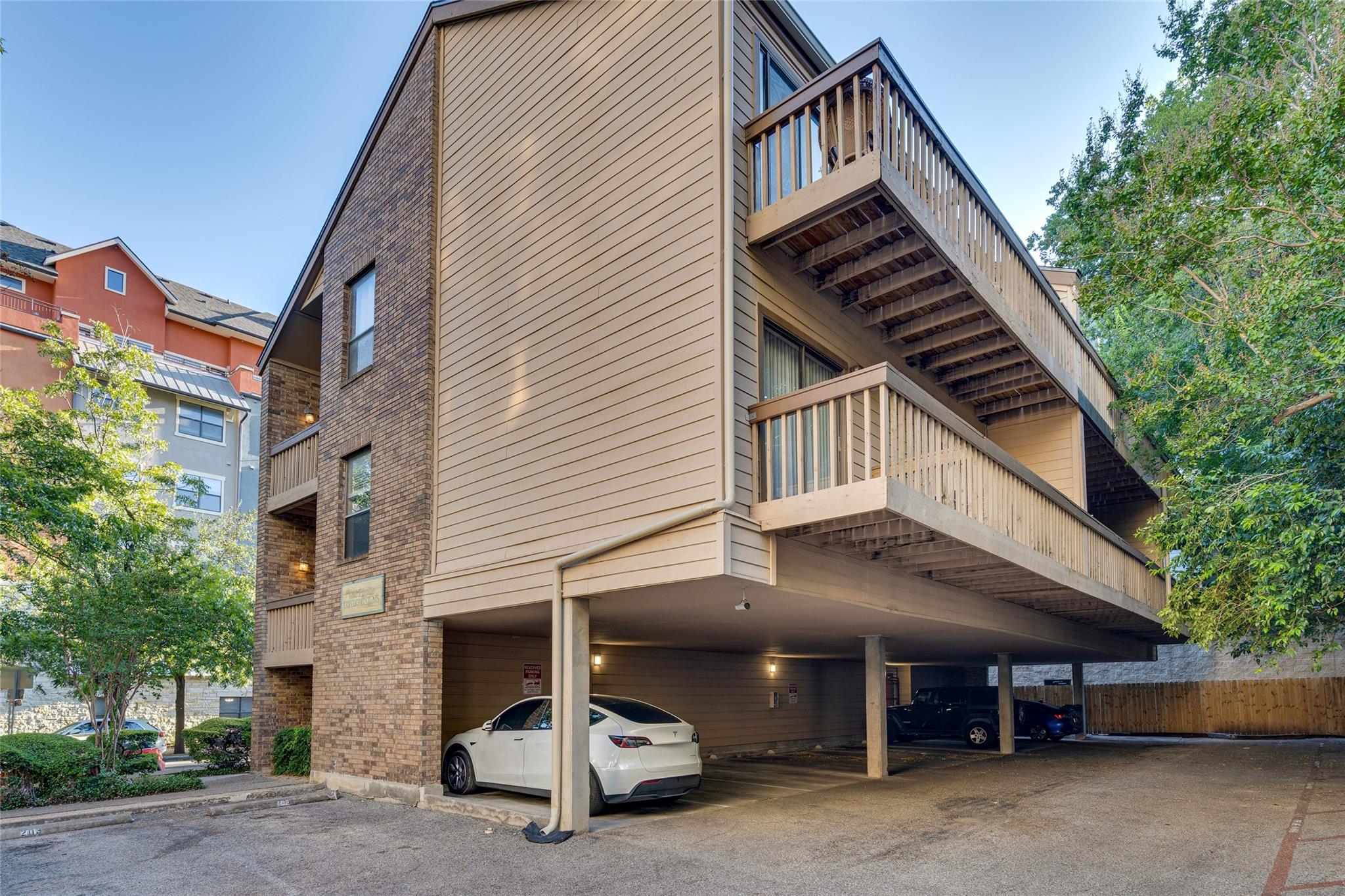 2210 Pearl St # 203, Austin, TX 78705