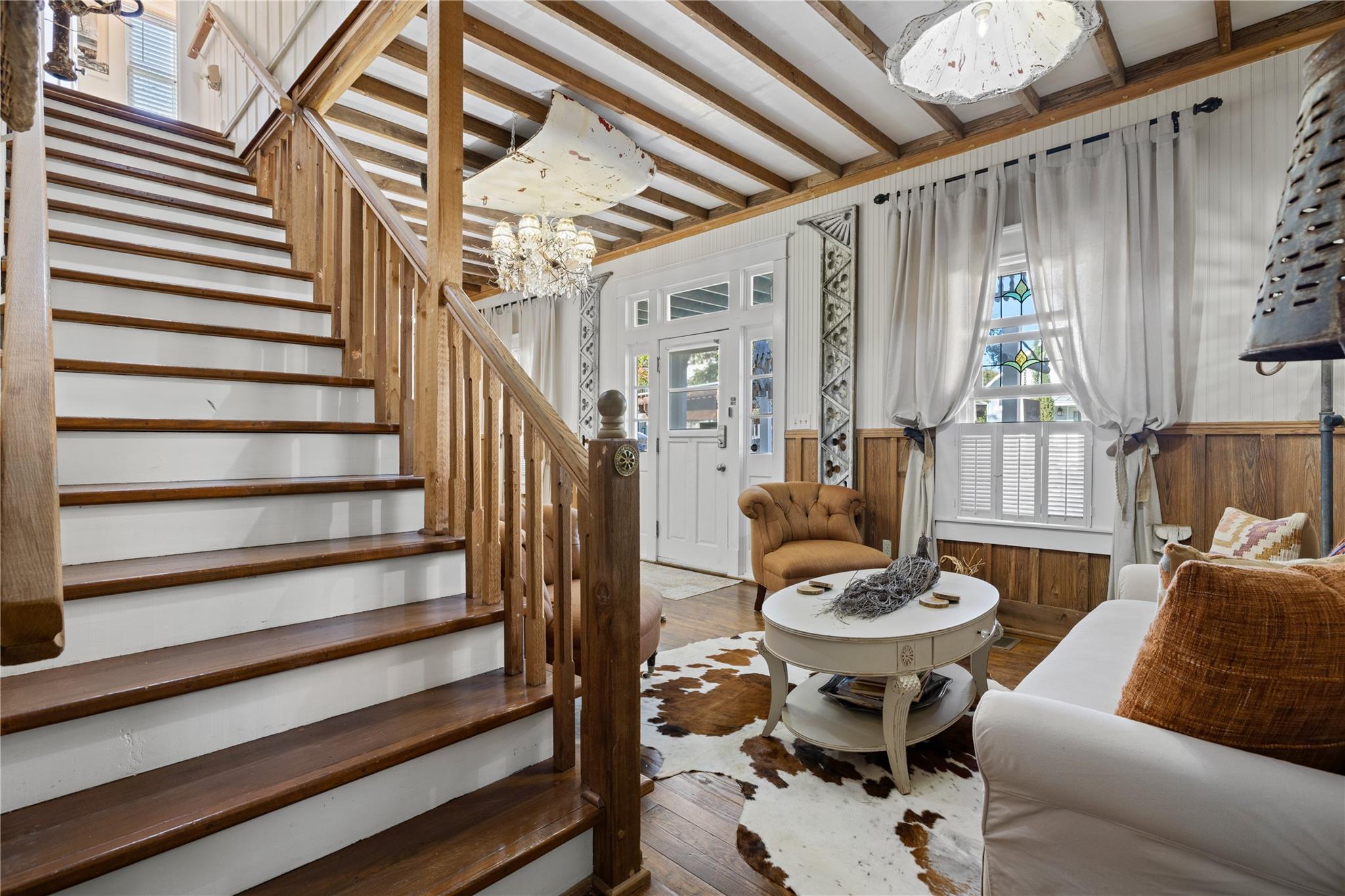 119 W San Antonio St, Fredericksburg, TX 78624