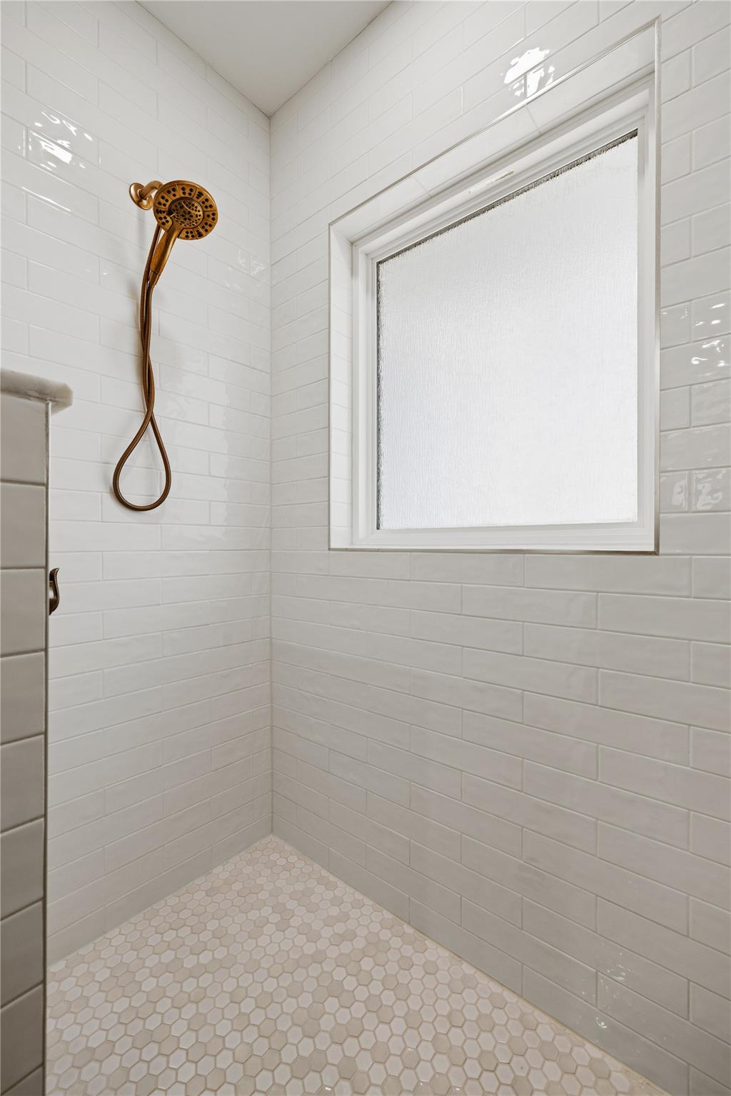 119 W San Antonio St, Fredericksburg, TX 78624