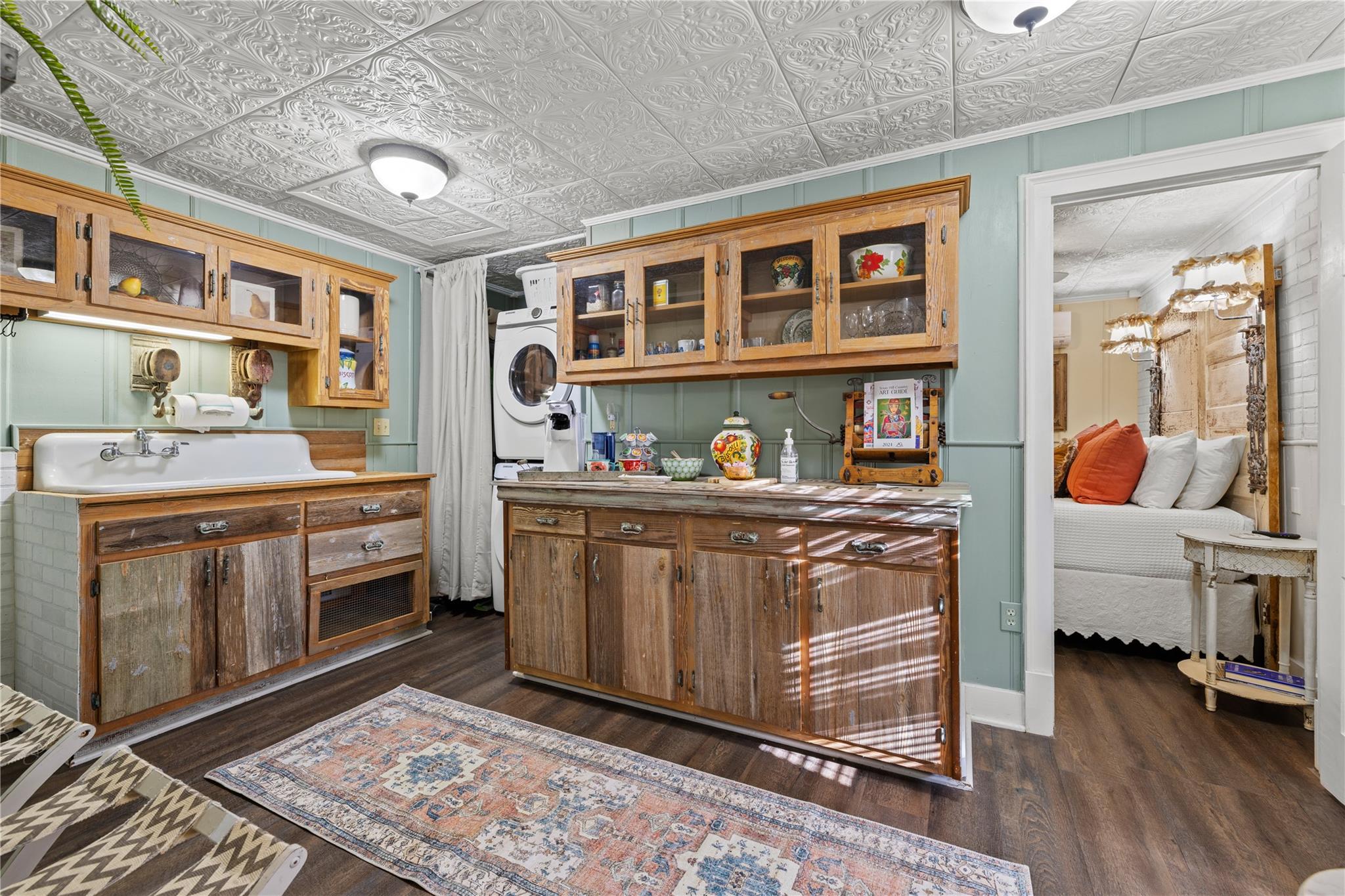 119 W San Antonio St, Fredericksburg, TX 78624