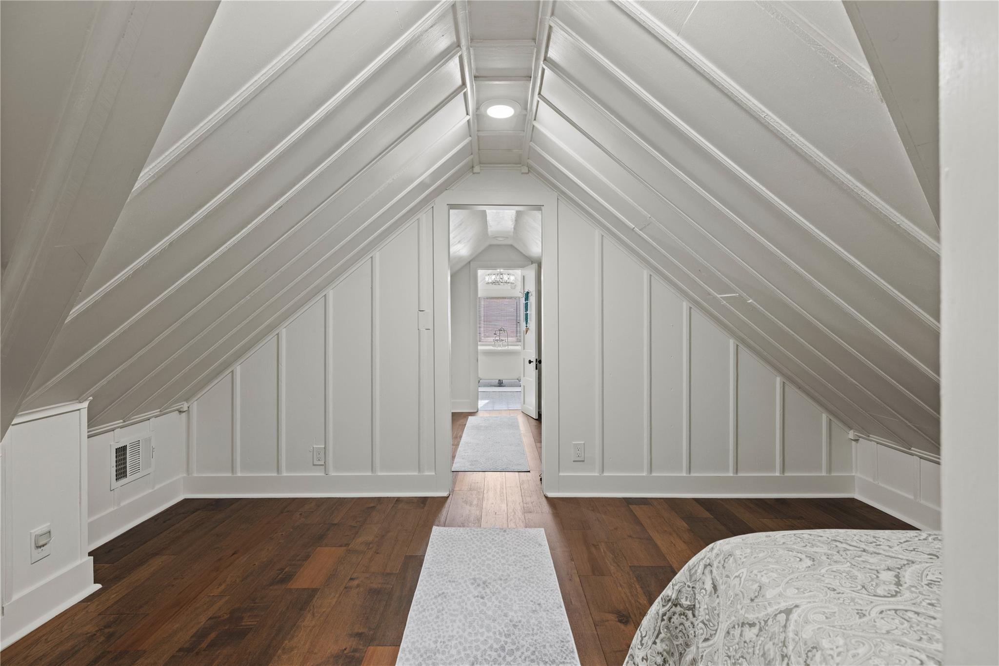 119 W San Antonio St, Fredericksburg, TX 78624