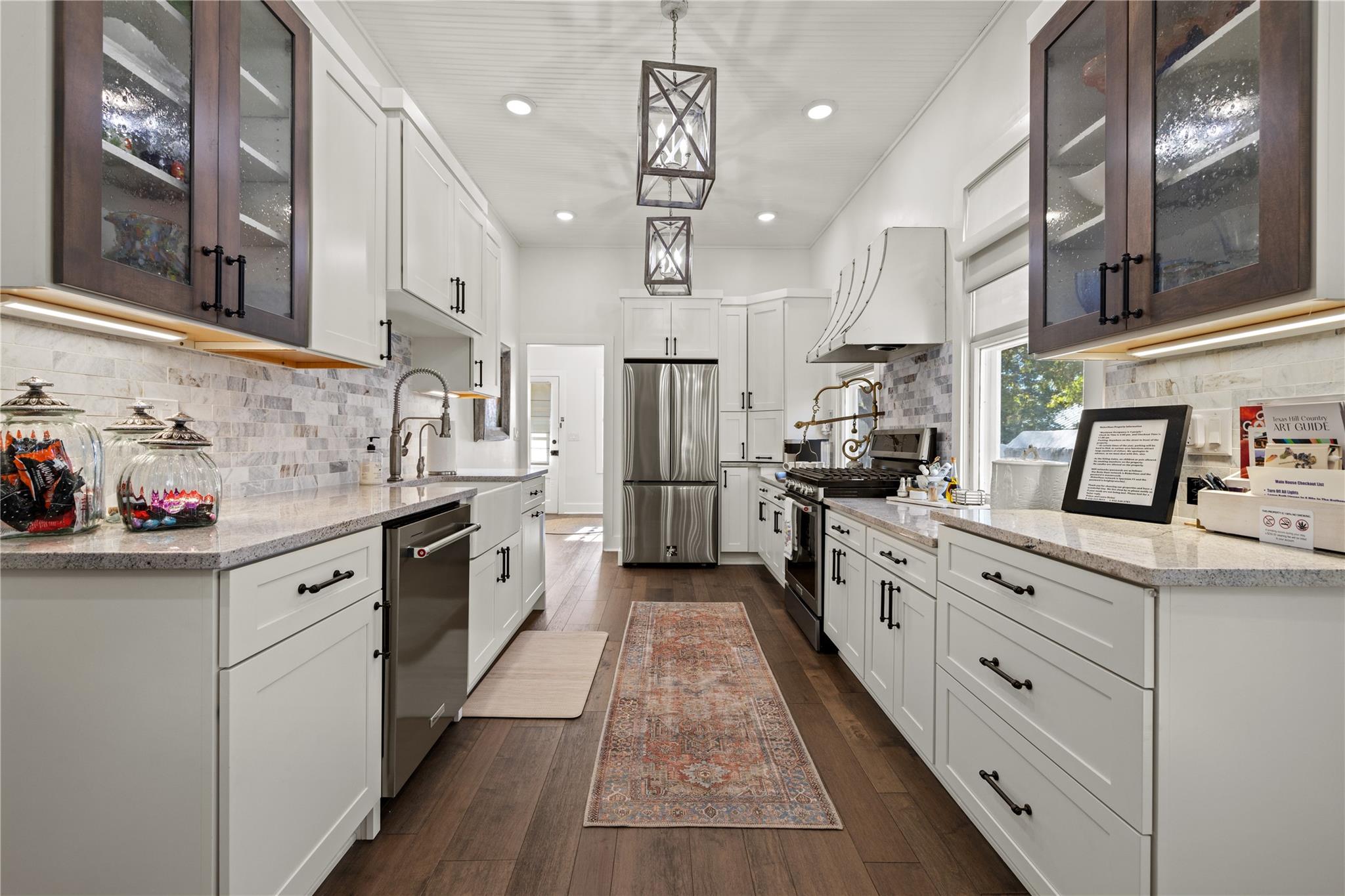 119 W San Antonio St, Fredericksburg, TX 78624