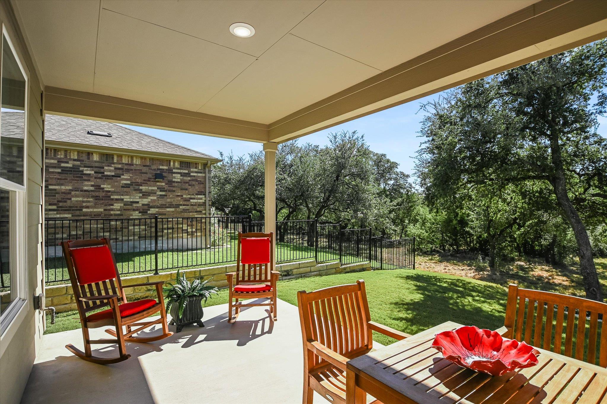 811 Saratoga Ln, Georgetown, TX 78633