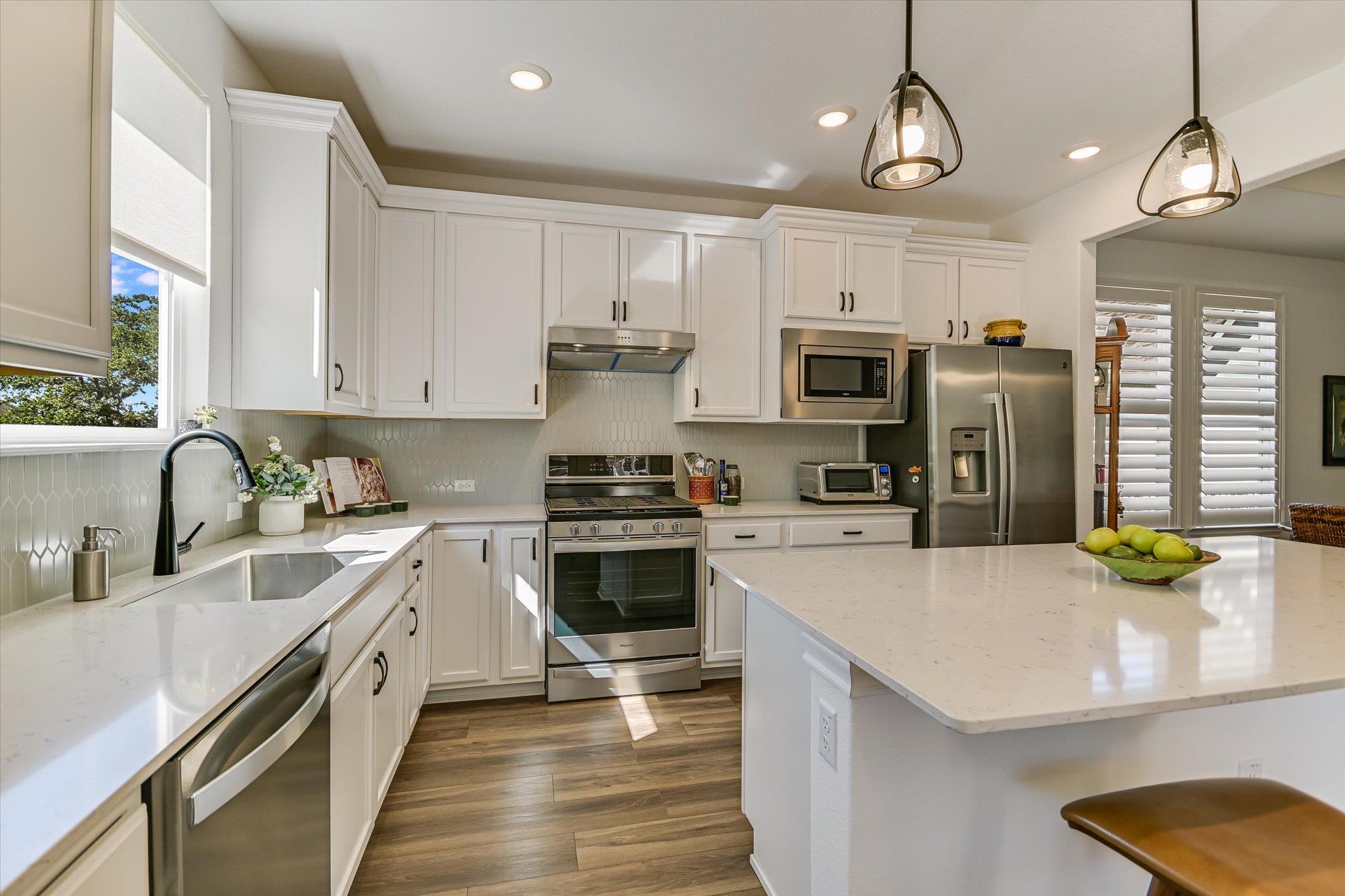 811 Saratoga Ln, Georgetown, TX 78633