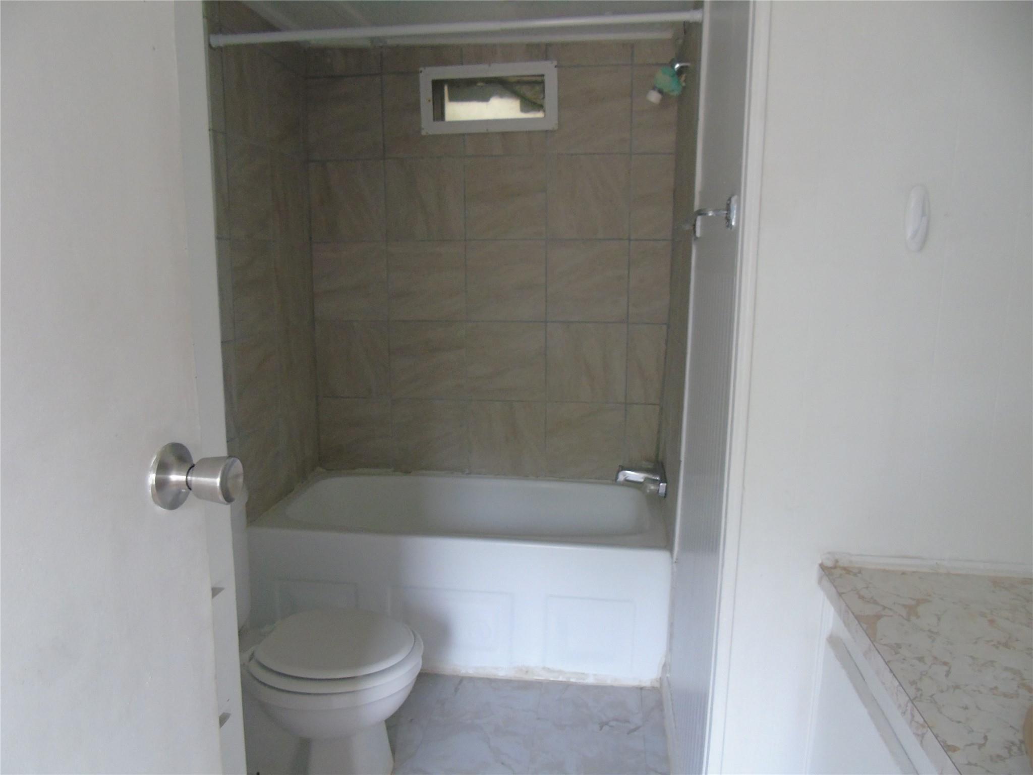 910 Bunton Ln # D, Uhland, TX 78640