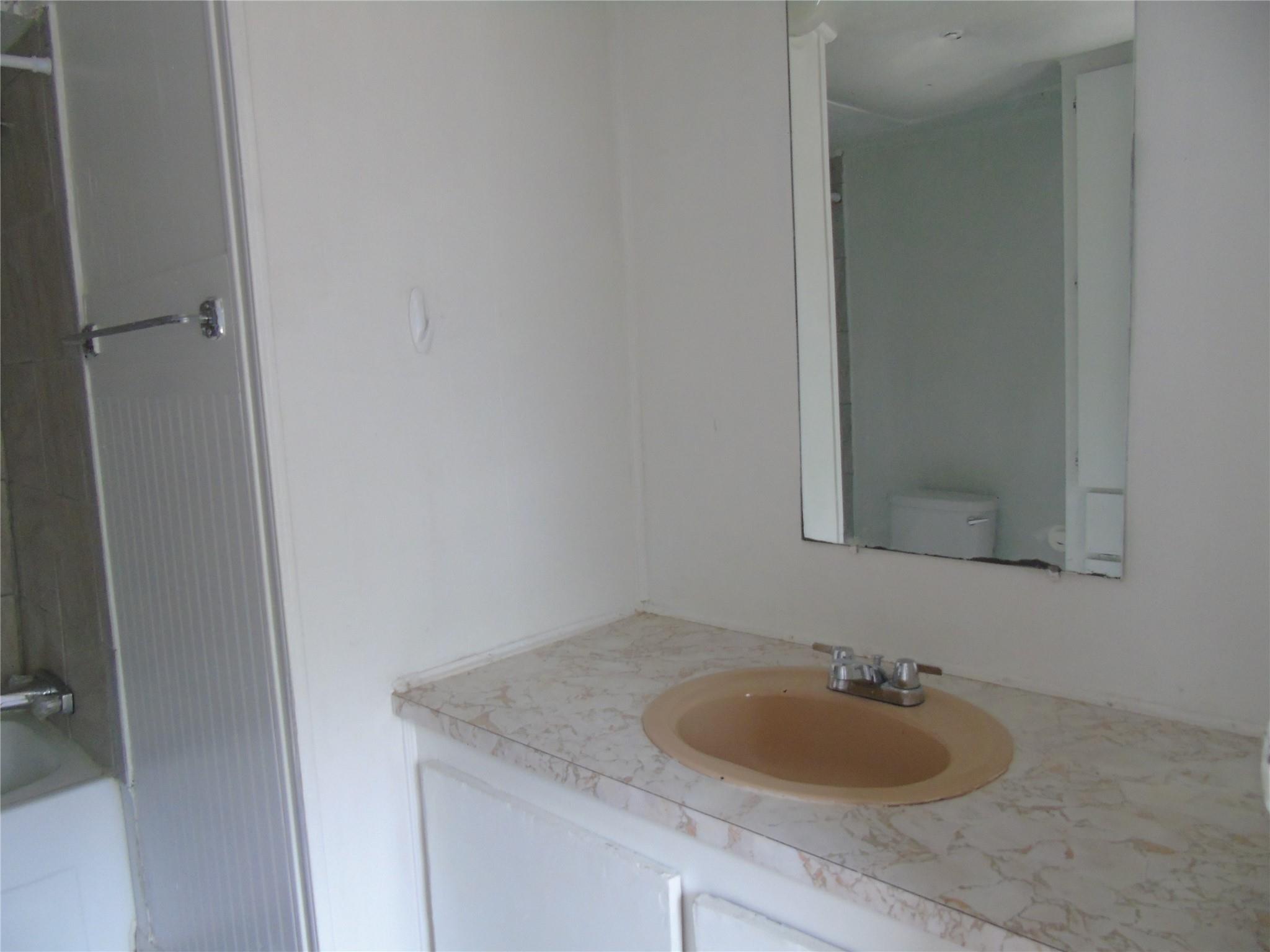 910 Bunton Ln # D, Uhland, TX 78640