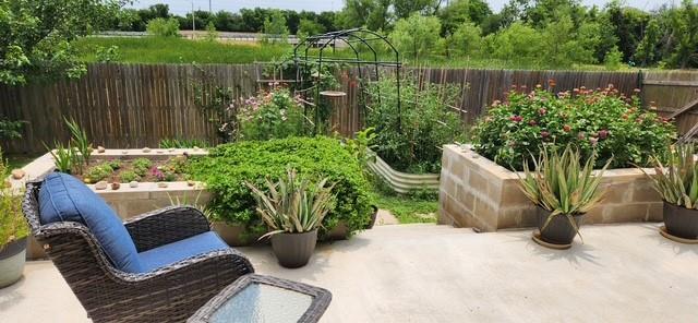 132 Cibolo Creek Dr, Kyle, TX 78640