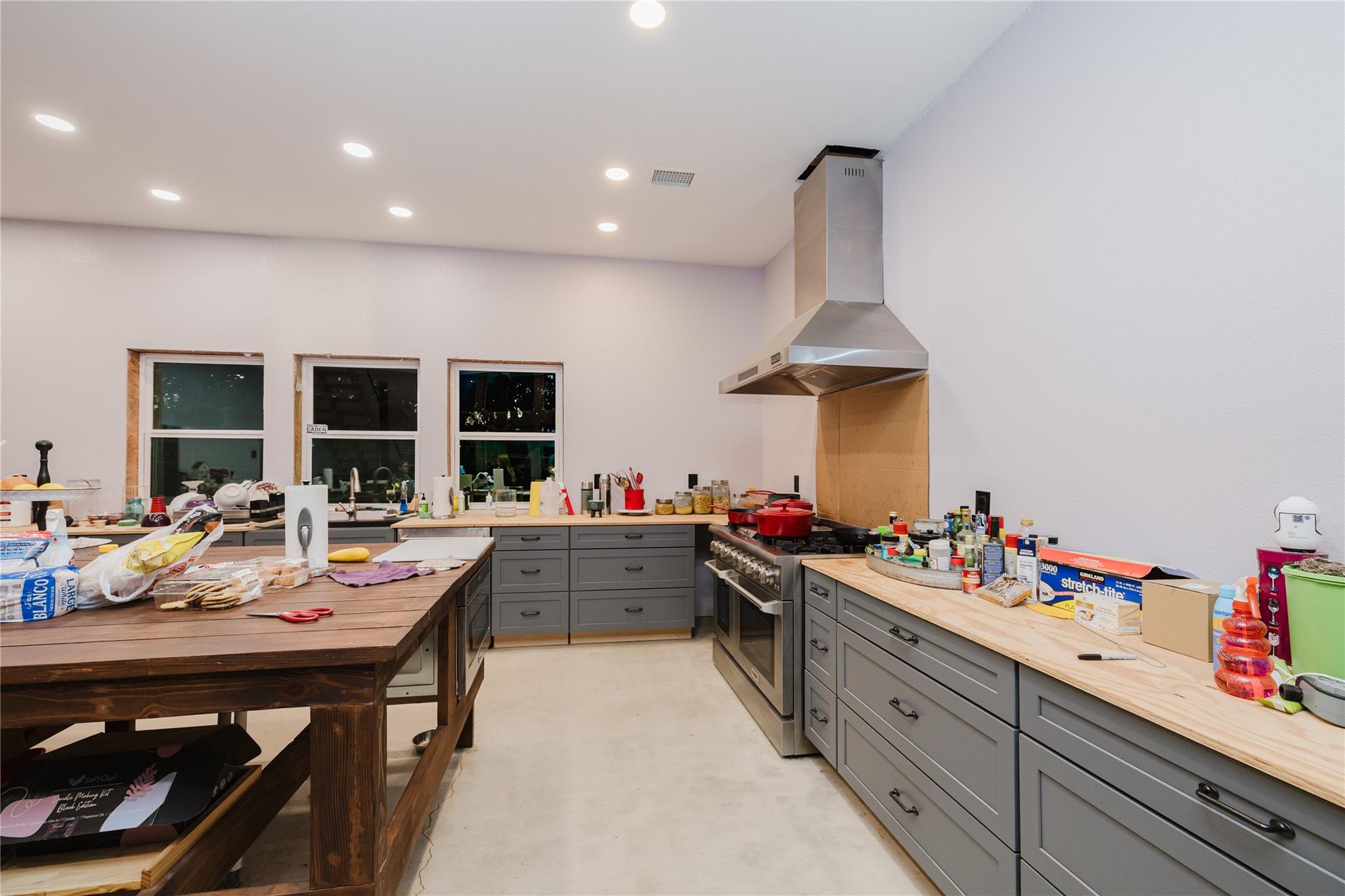 100 Rocky Hollow Dr, Burnet, TX 78611