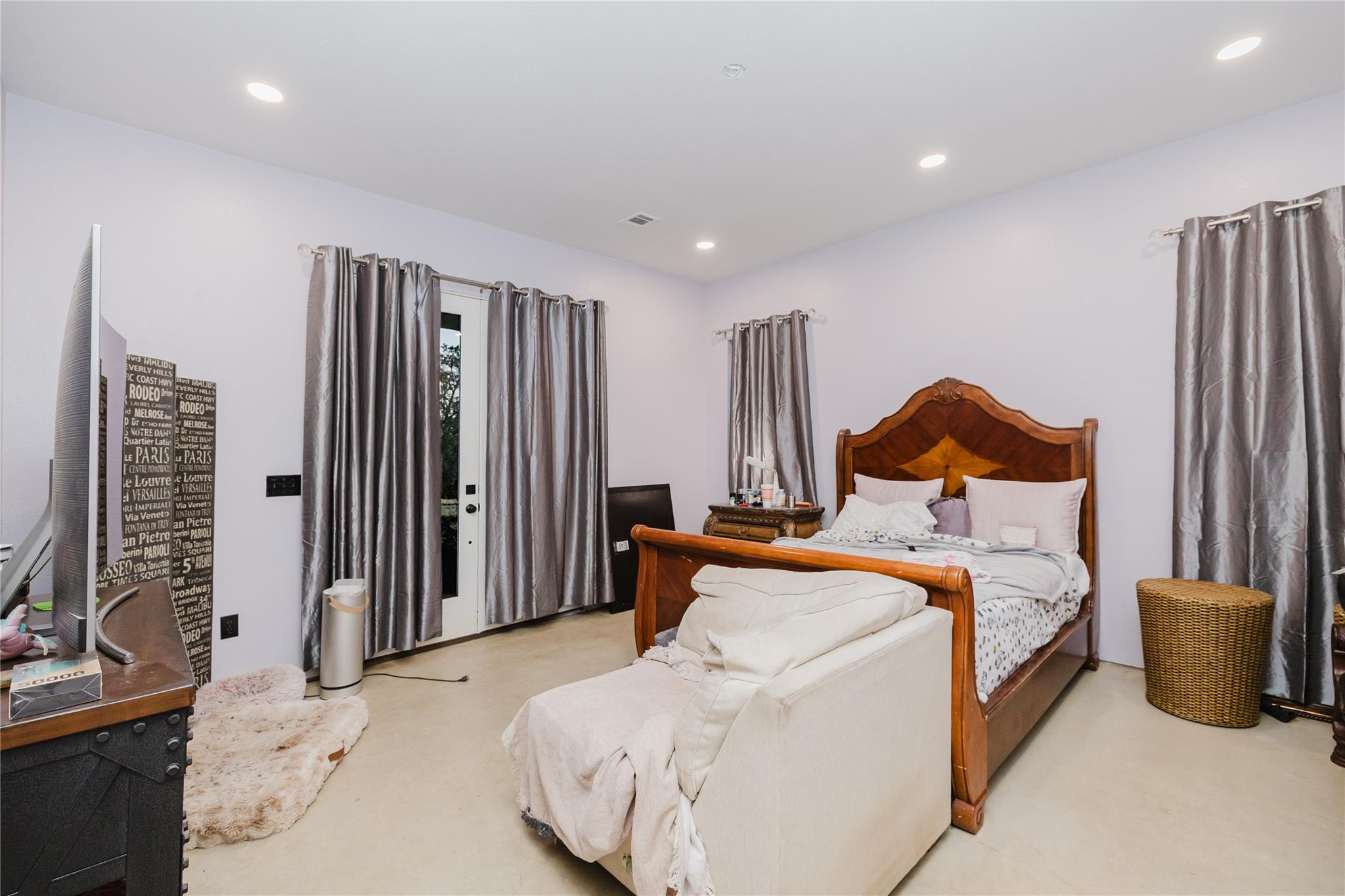 100 Rocky Hollow Dr, Burnet, TX 78611