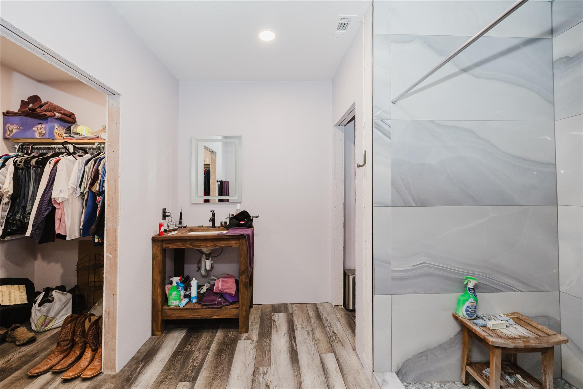 100 Rocky Hollow Dr, Burnet, TX 78611