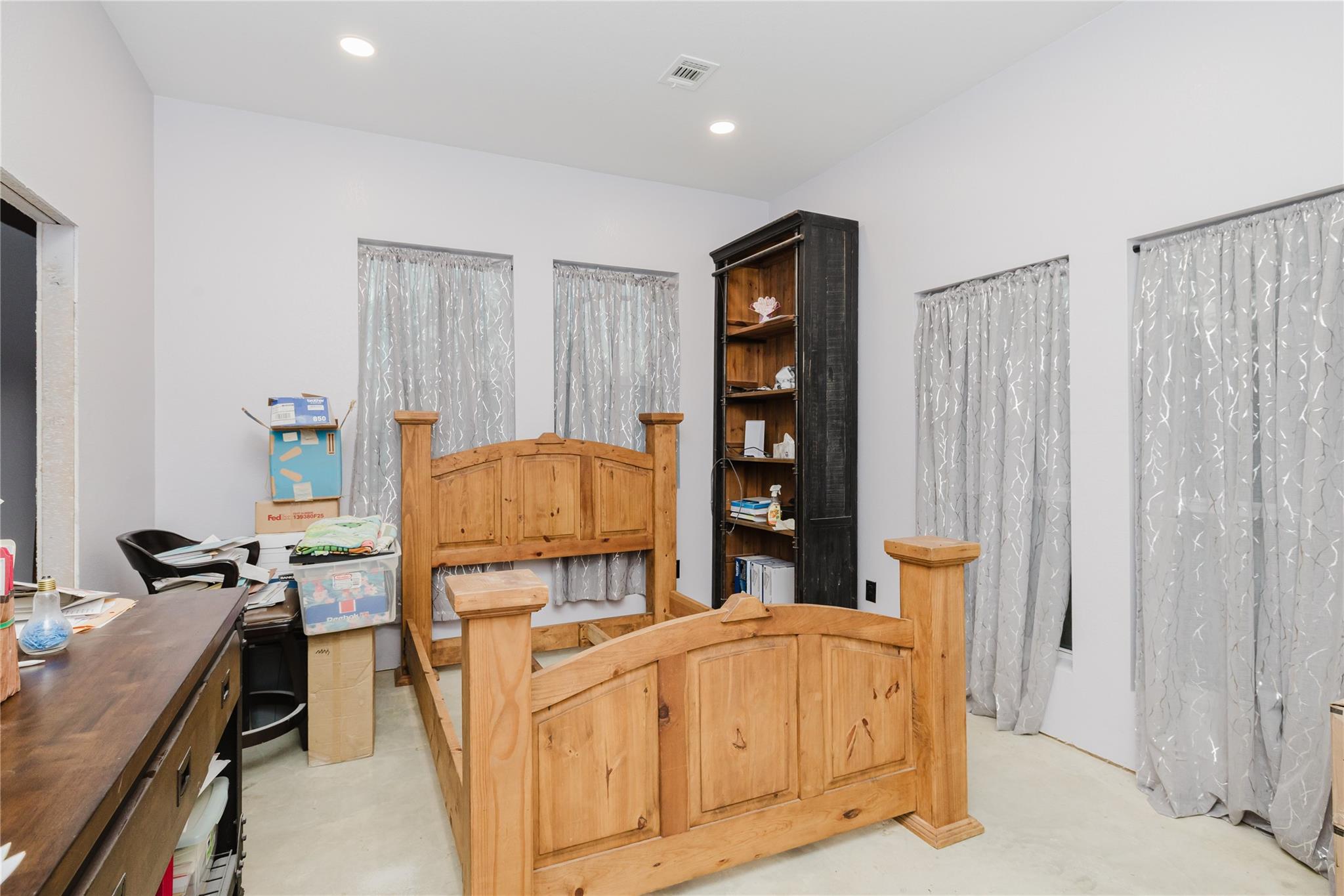 100 Rocky Hollow Dr, Burnet, TX 78611