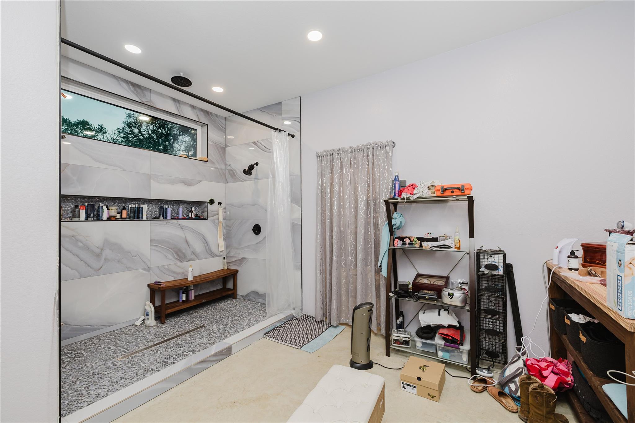 100 Rocky Hollow Dr, Burnet, TX 78611