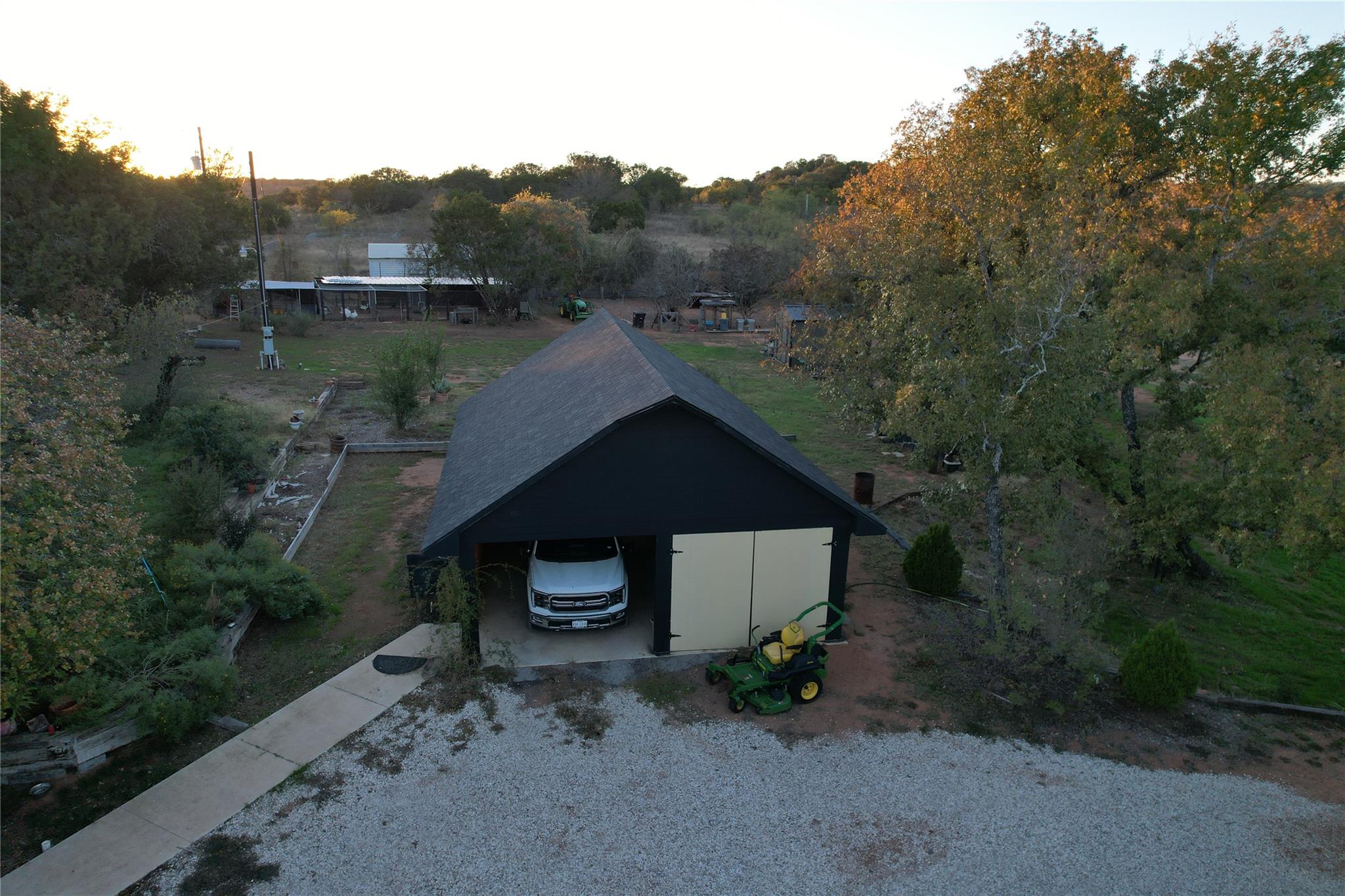 100 Rocky Hollow Dr, Burnet, TX 78611