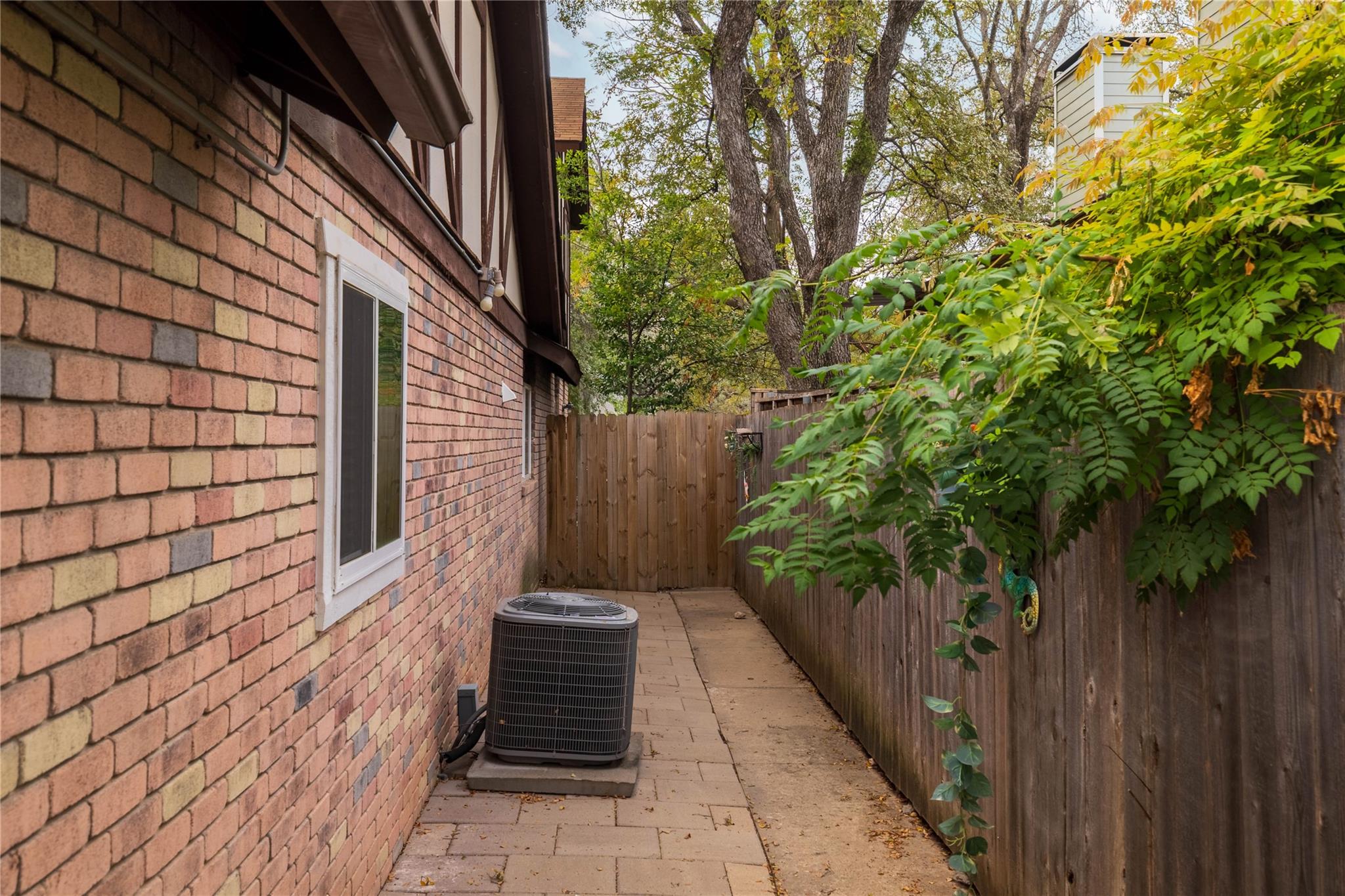 7406 Shadow Hill Dr # 108, Austin, TX 78731