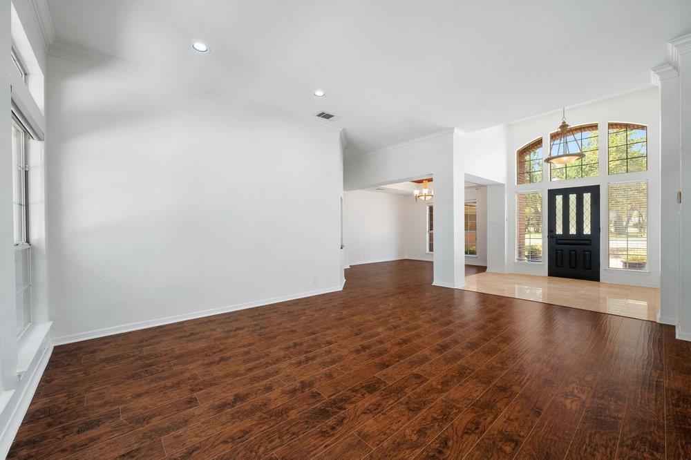 209 El Rio Dr, Lakeway, TX 78734