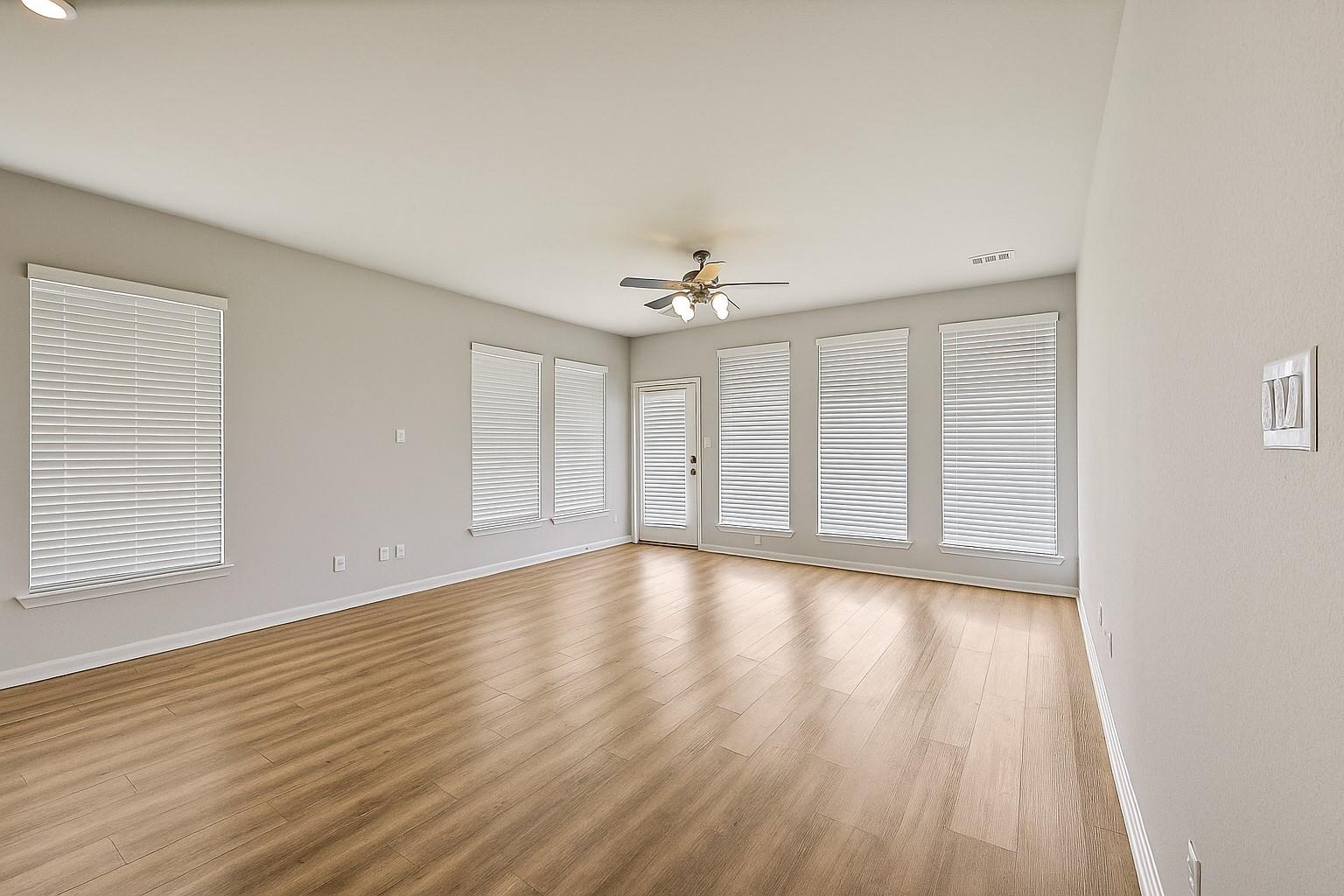 221 Banyon Dr, Liberty Hill, TX 78642