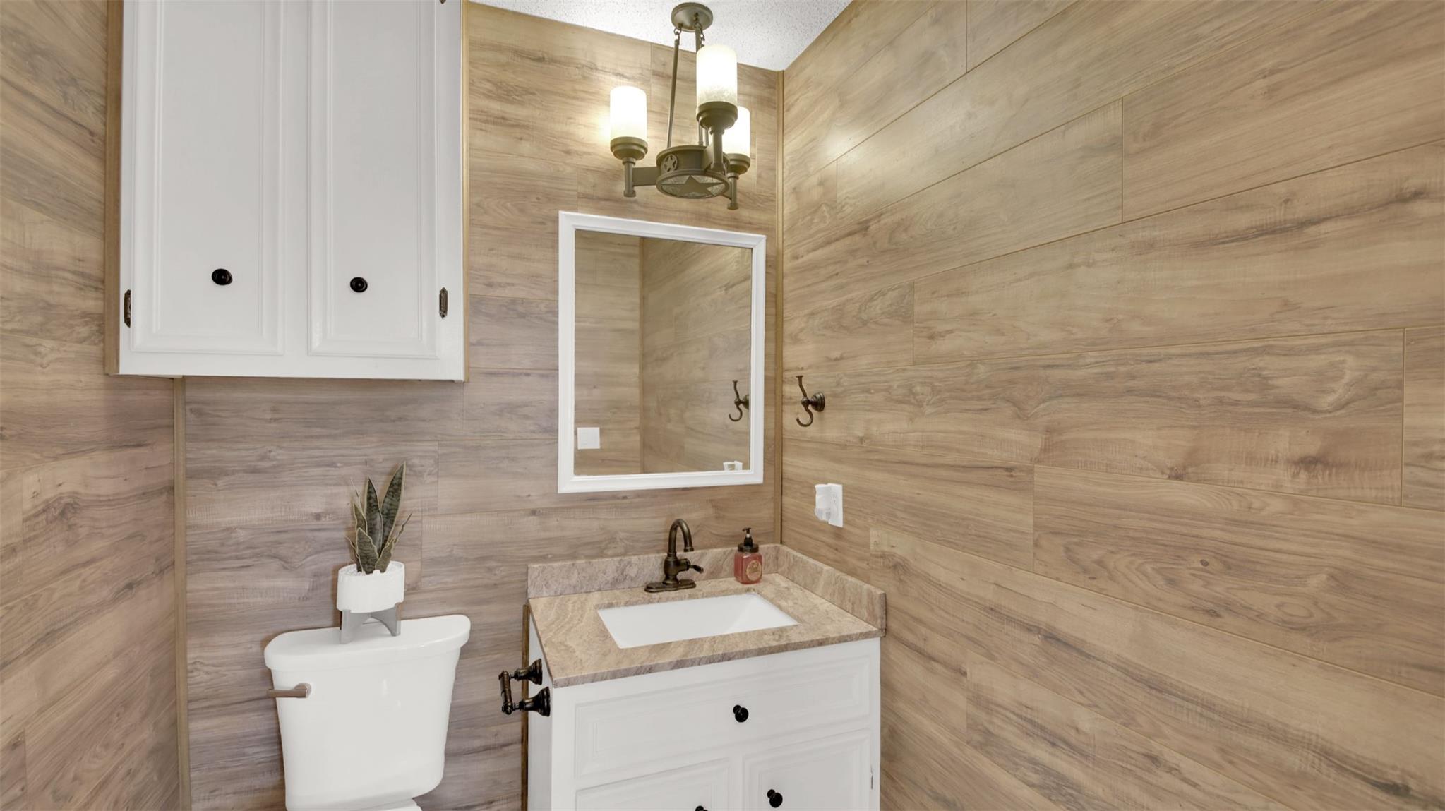 729 Mountain View Dr, San Marcos, TX 78666