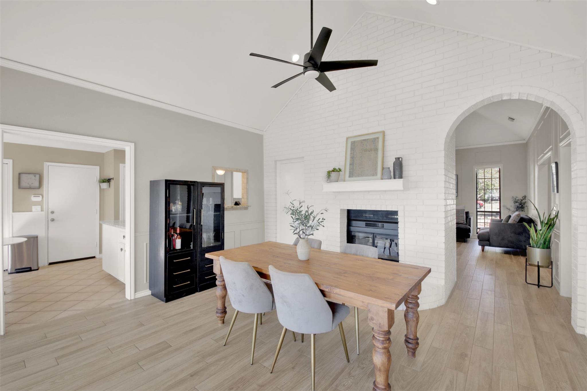 729 Mountain View Dr, San Marcos, TX 78666