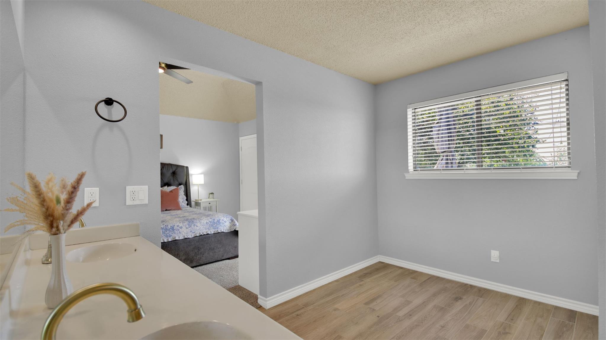 729 Mountain View Dr, San Marcos, TX 78666