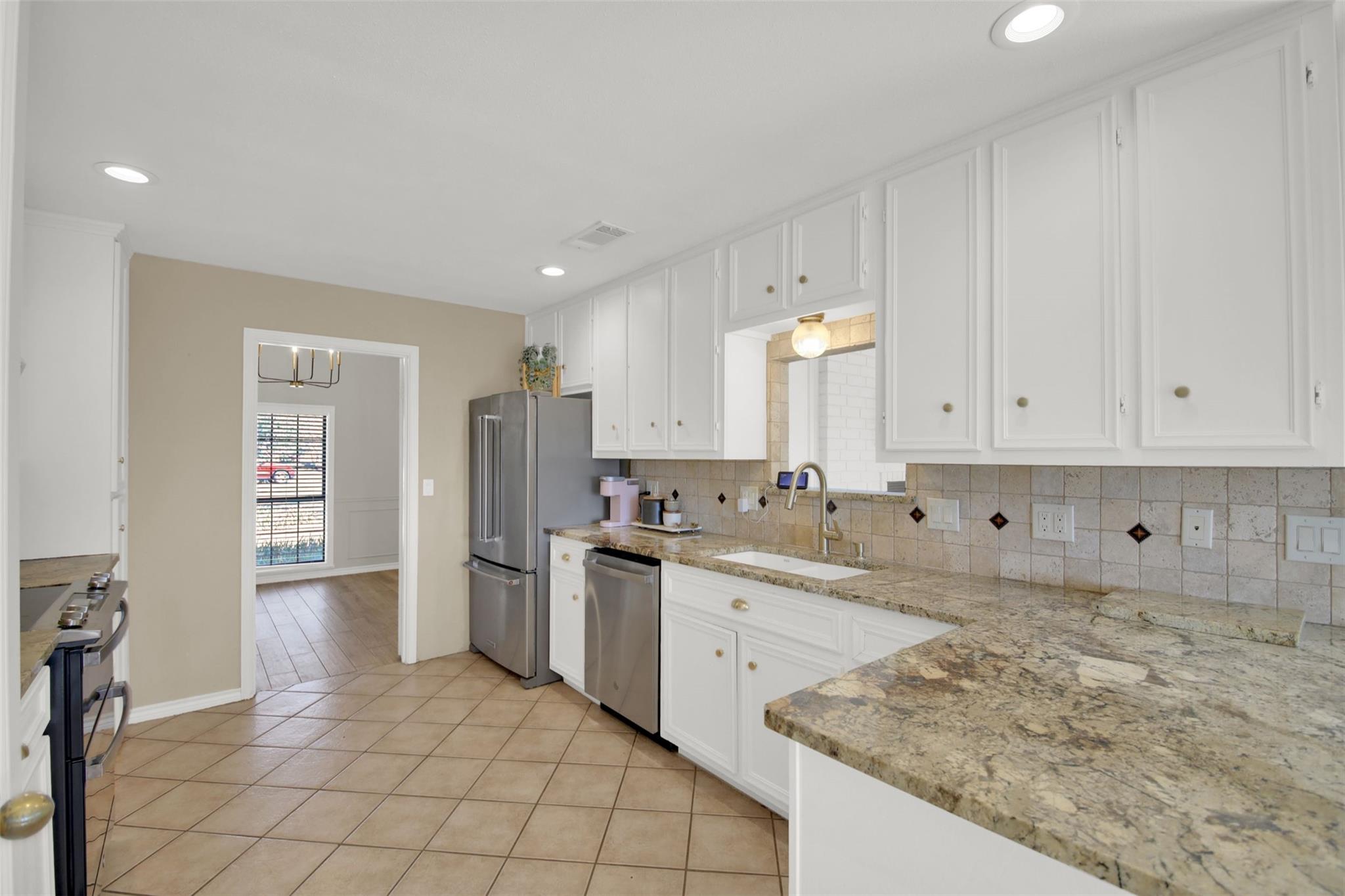 729 Mountain View Dr, San Marcos, TX 78666