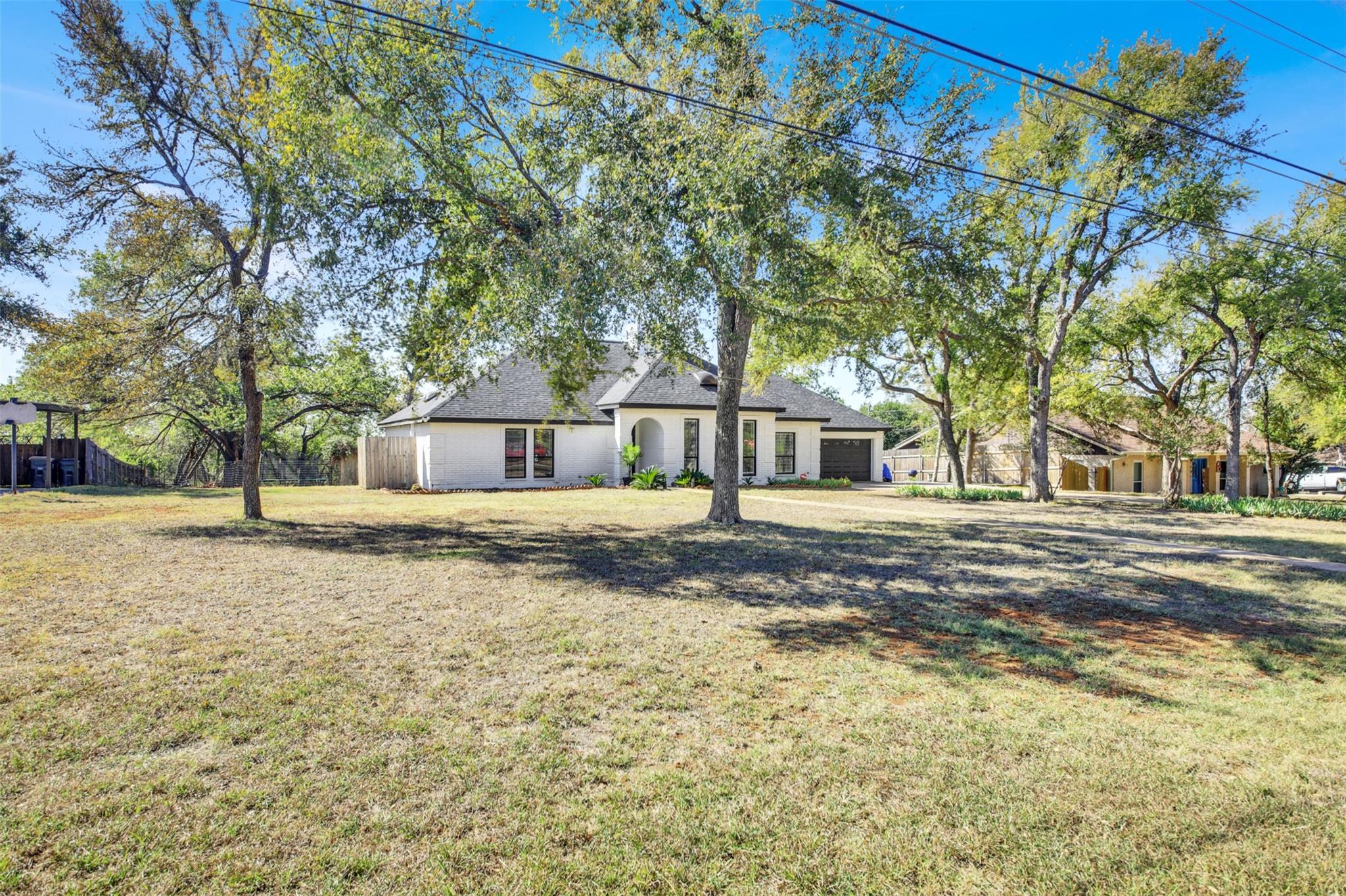 729 Mountain View Dr, San Marcos, TX 78666