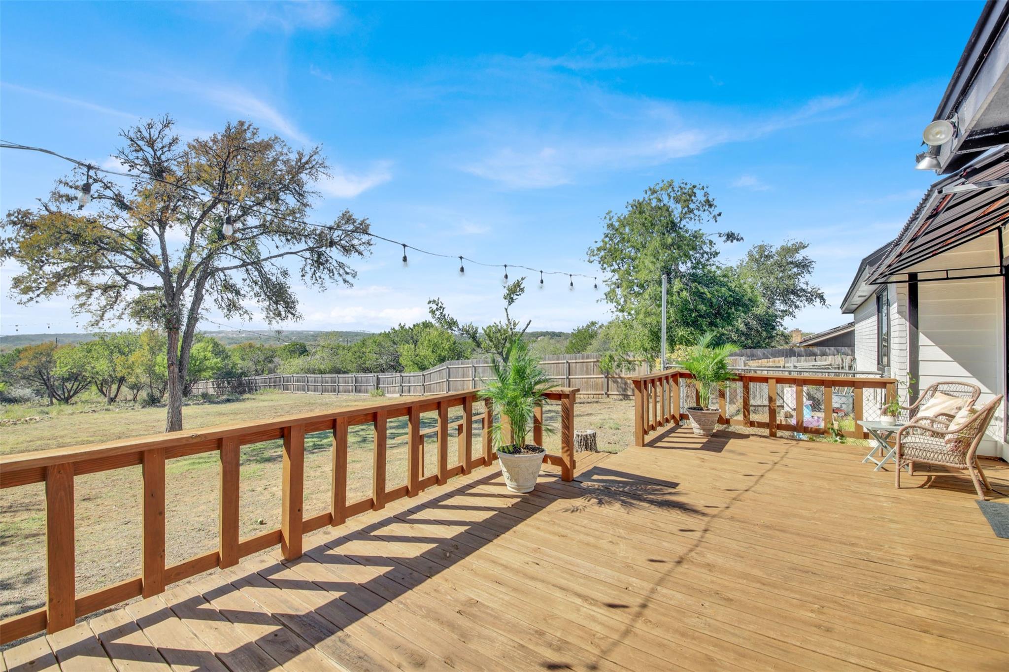 729 Mountain View Dr, San Marcos, TX 78666