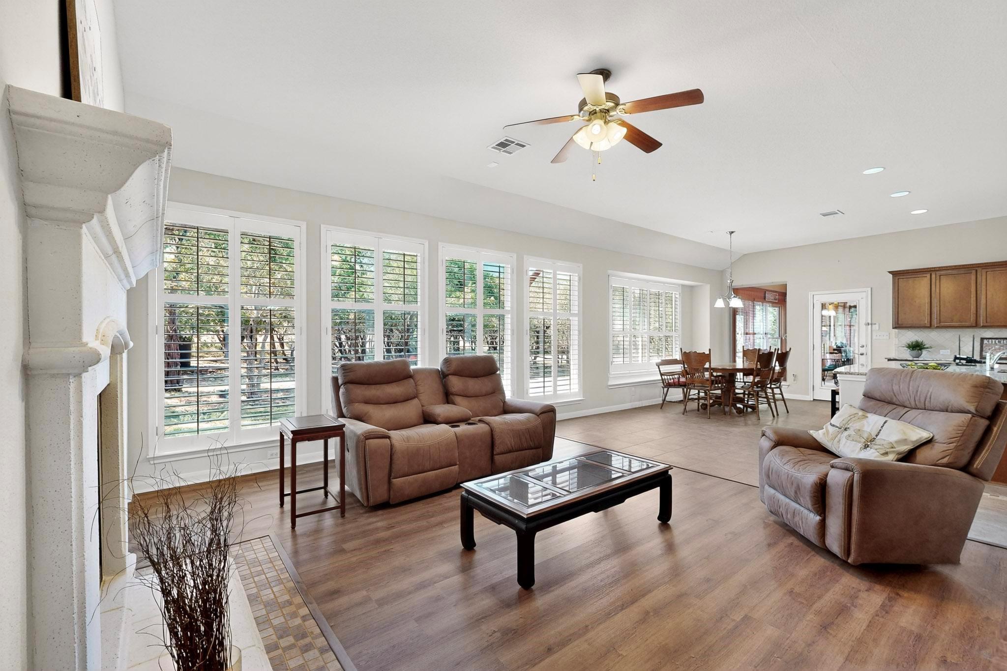 121 Quarry Park Cv, Liberty Hill, TX 78642