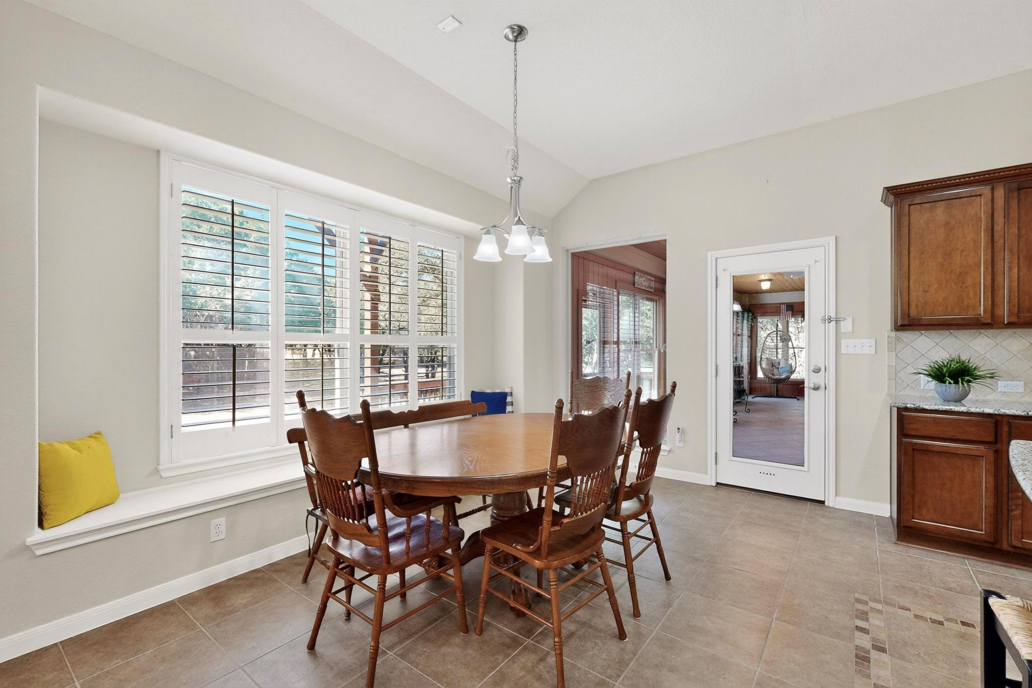 121 Quarry Park Cv, Liberty Hill, TX 78642