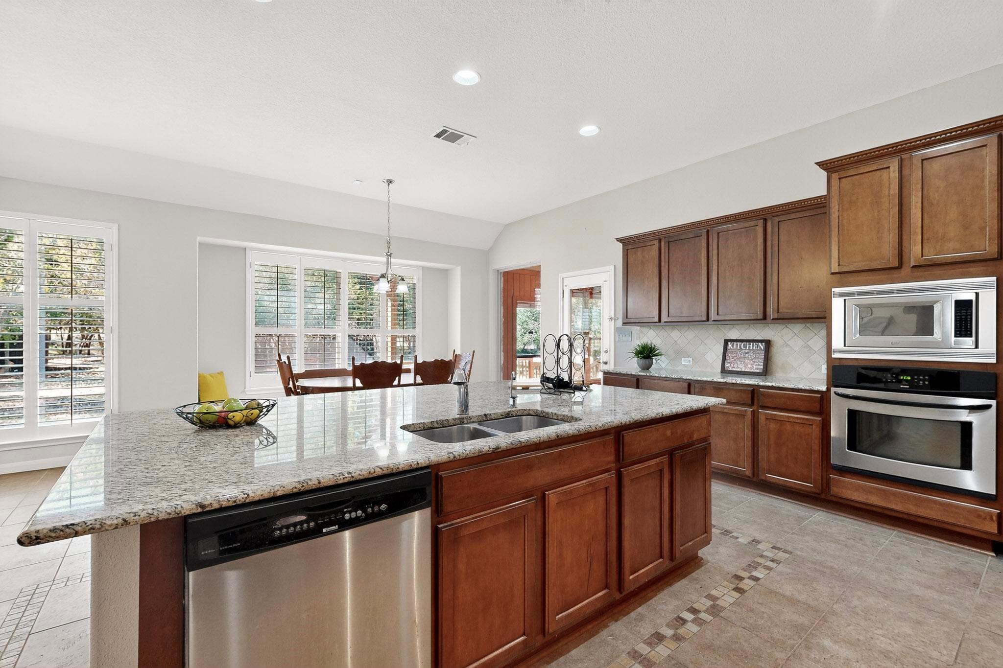 121 Quarry Park Cv, Liberty Hill, TX 78642