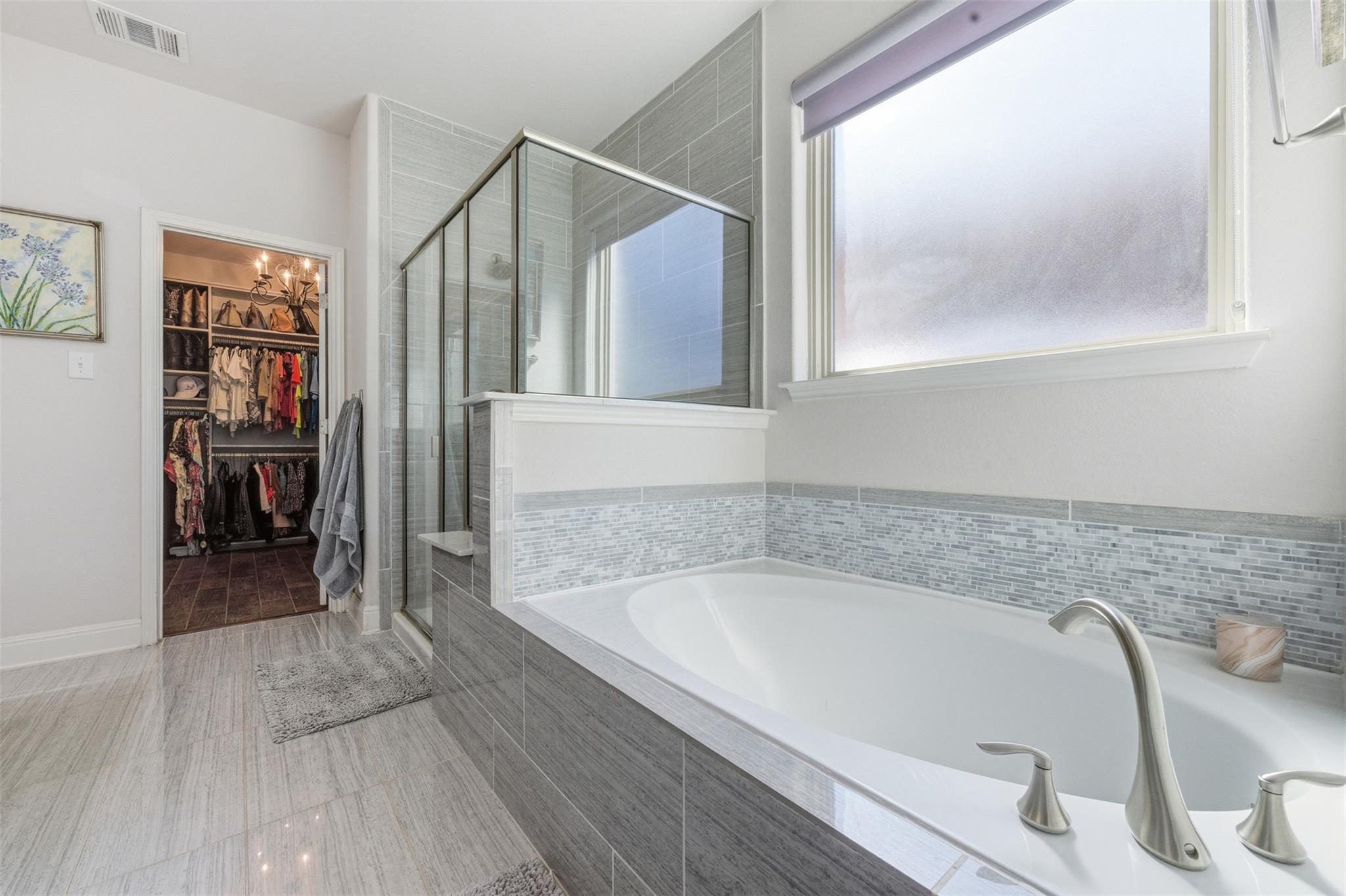 10711 Ysamy Way, San Antonio, TX 78213