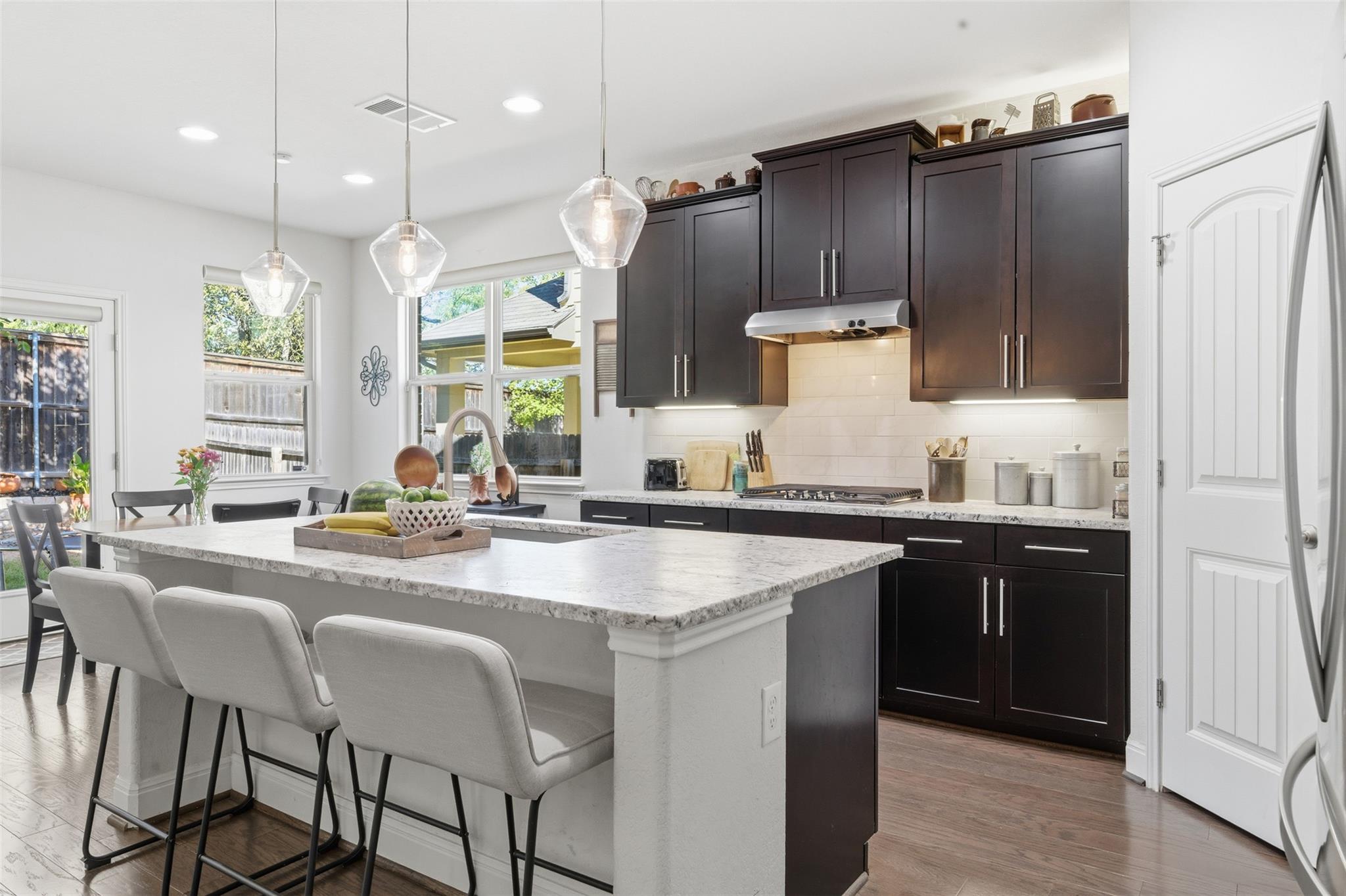 10711 Ysamy Way, San Antonio, TX 78213