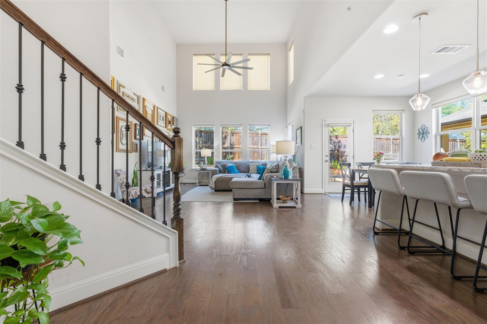 10711 Ysamy Way, San Antonio, TX 78213