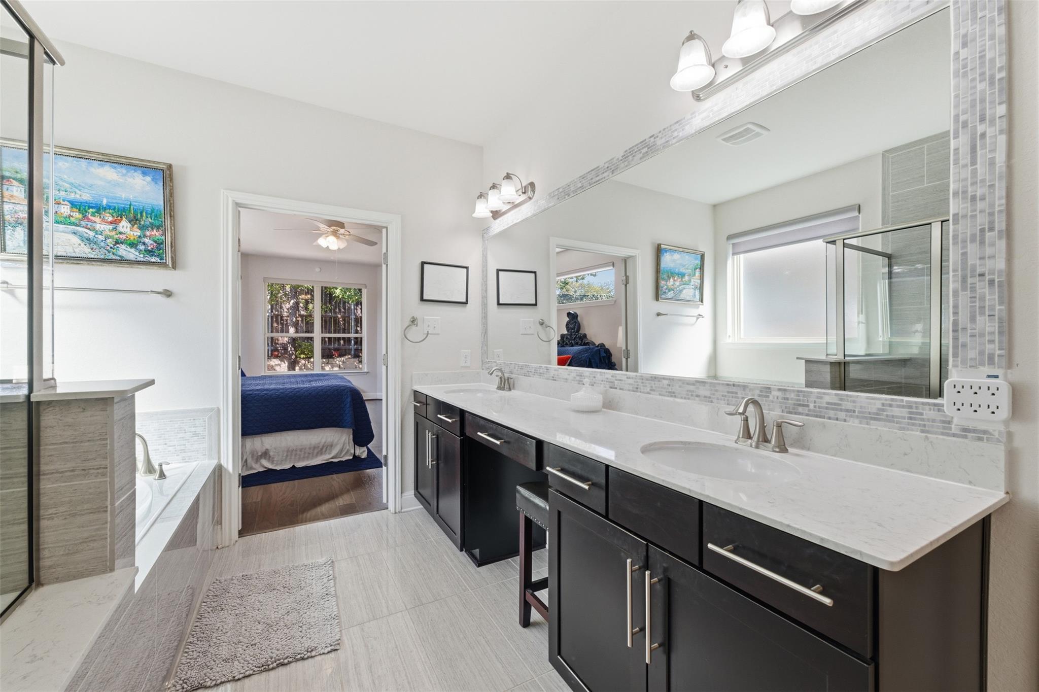 10711 Ysamy Way, San Antonio, TX 78213