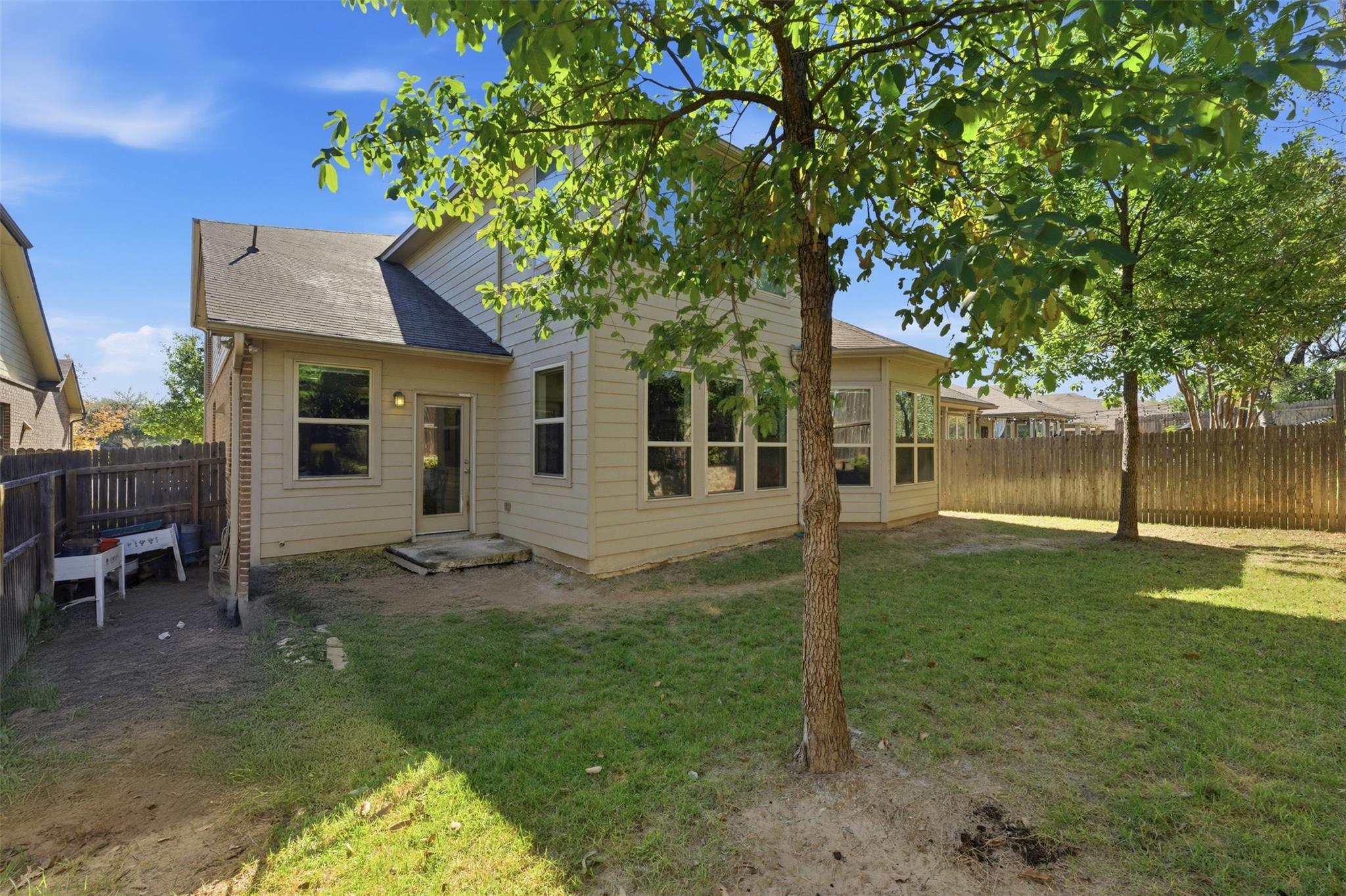 10711 Ysamy Way, San Antonio, TX 78213