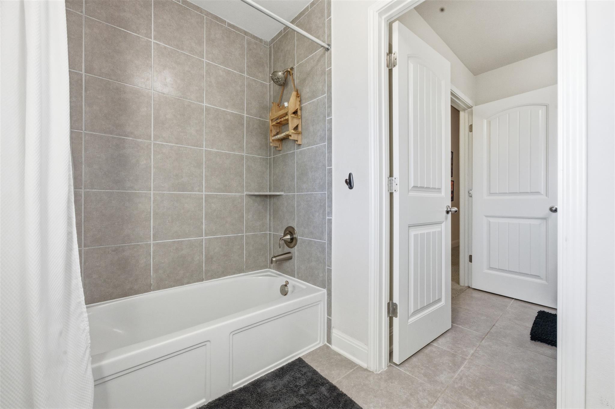 10711 Ysamy Way, San Antonio, TX 78213