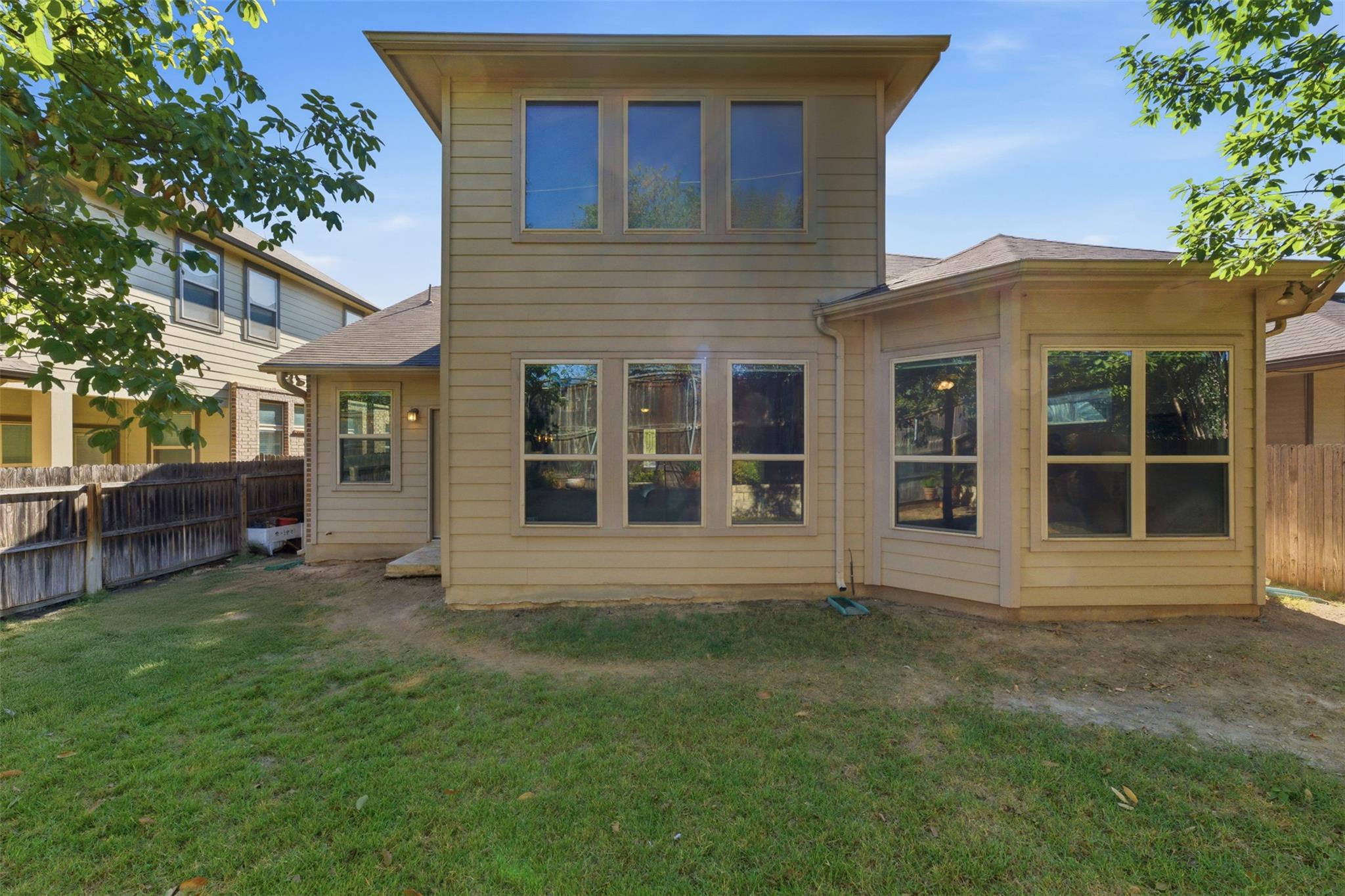 10711 Ysamy Way, San Antonio, TX 78213