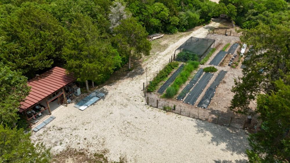 1411 County Road B, Lexington, TX 78947