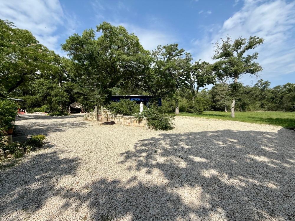 1411 County Road B, Lexington, TX 78947