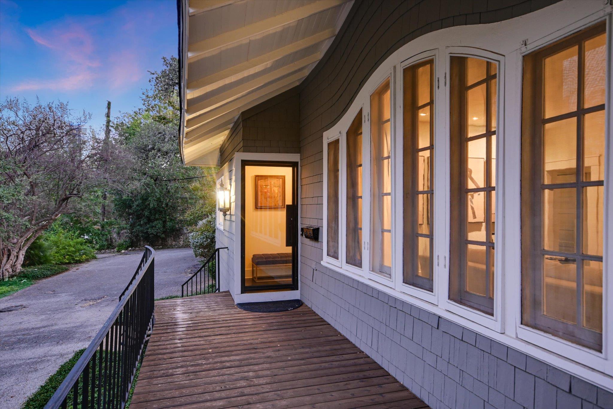 1402 Windsor Rd, Austin, TX 78703