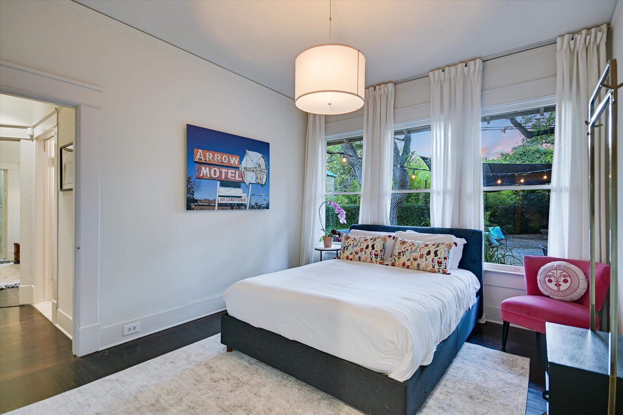 1402 Windsor Rd, Austin, TX 78703