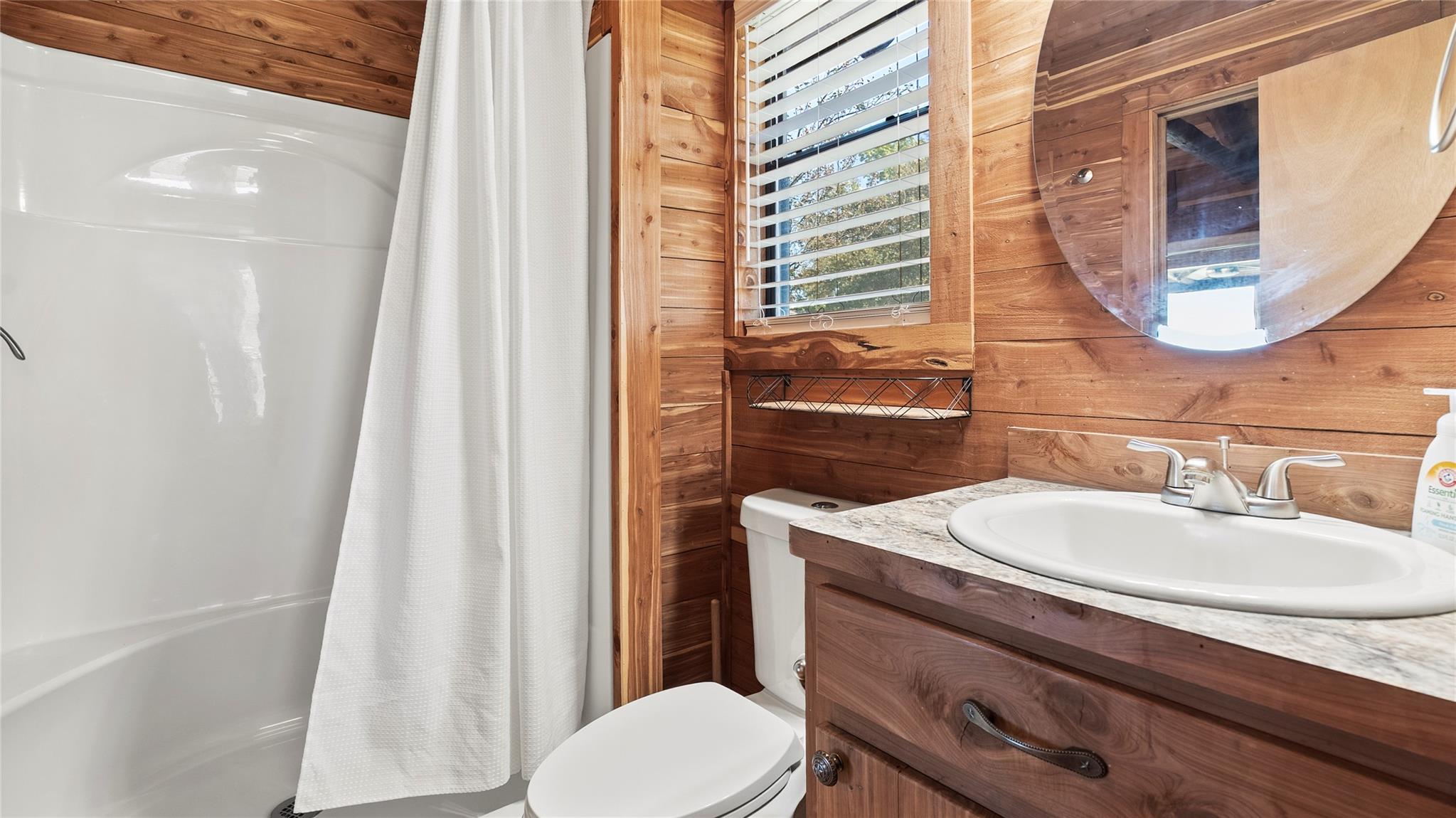 948 Upper Elgin River Rd, Elgin, TX 78621