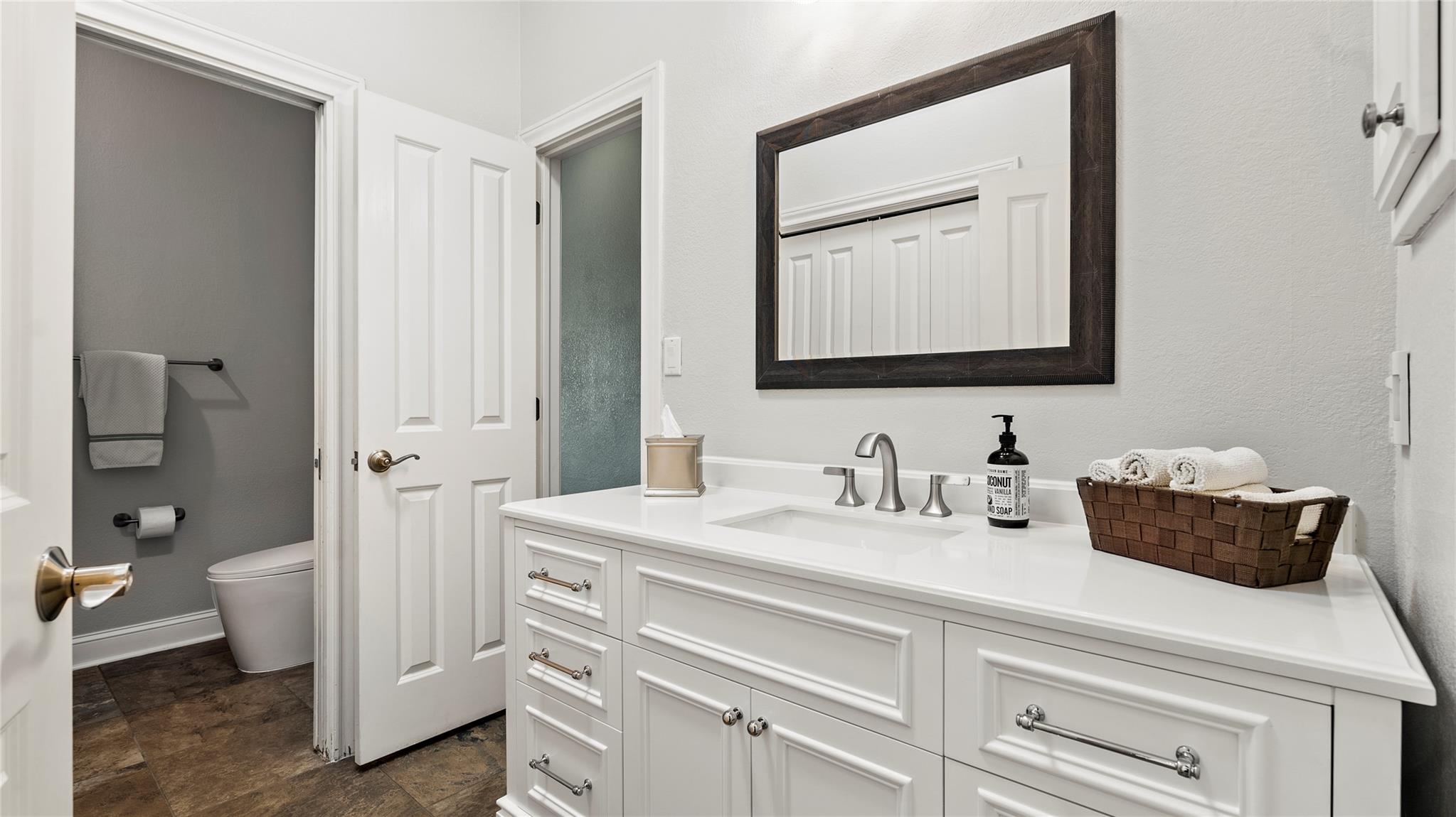 948 Upper Elgin River Rd, Elgin, TX 78621