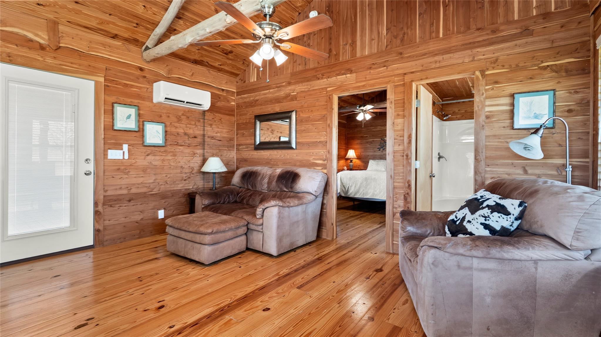 948 Upper Elgin River Rd, Elgin, TX 78621