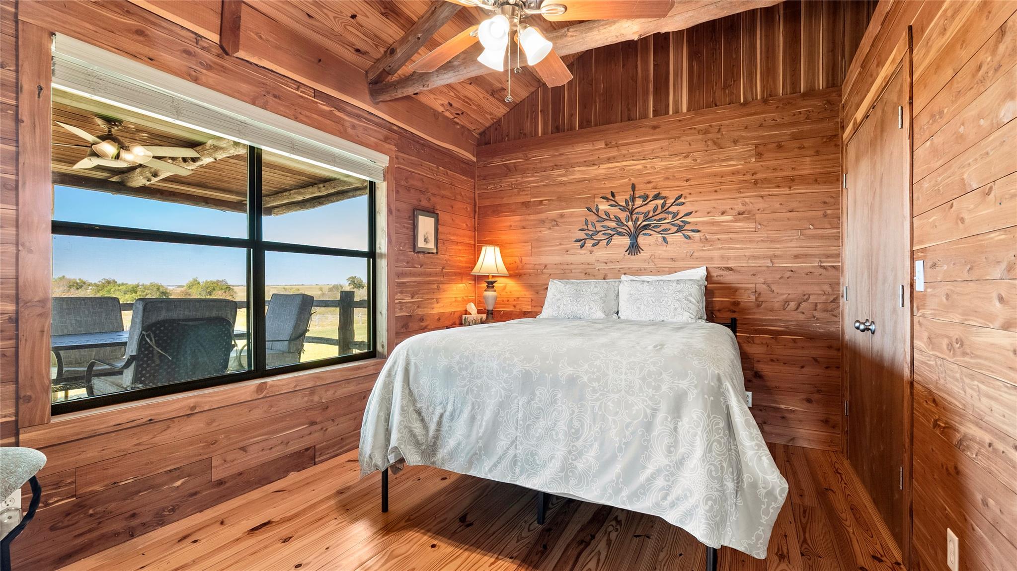 948 Upper Elgin River Rd, Elgin, TX 78621