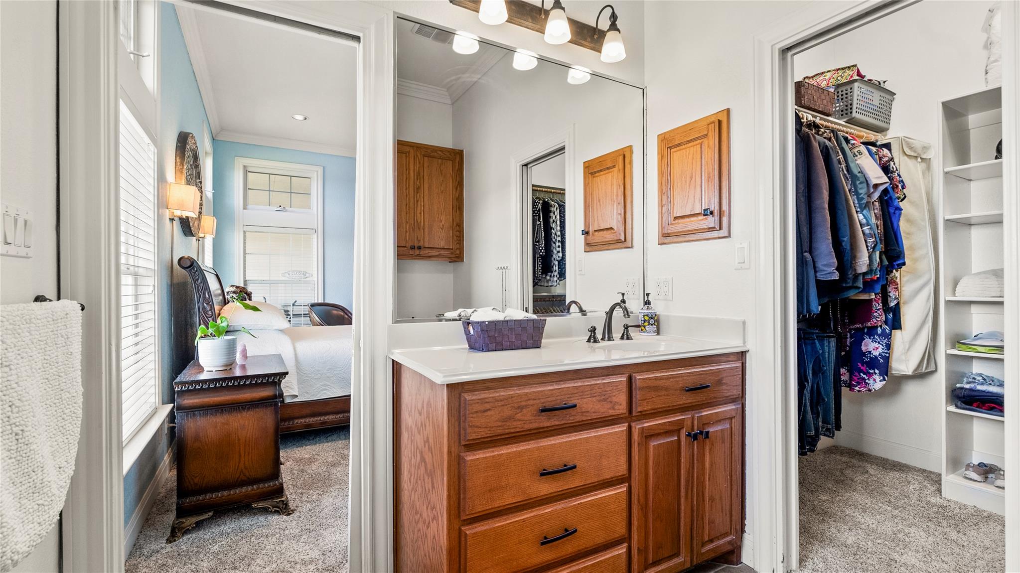 948 Upper Elgin River Rd, Elgin, TX 78621