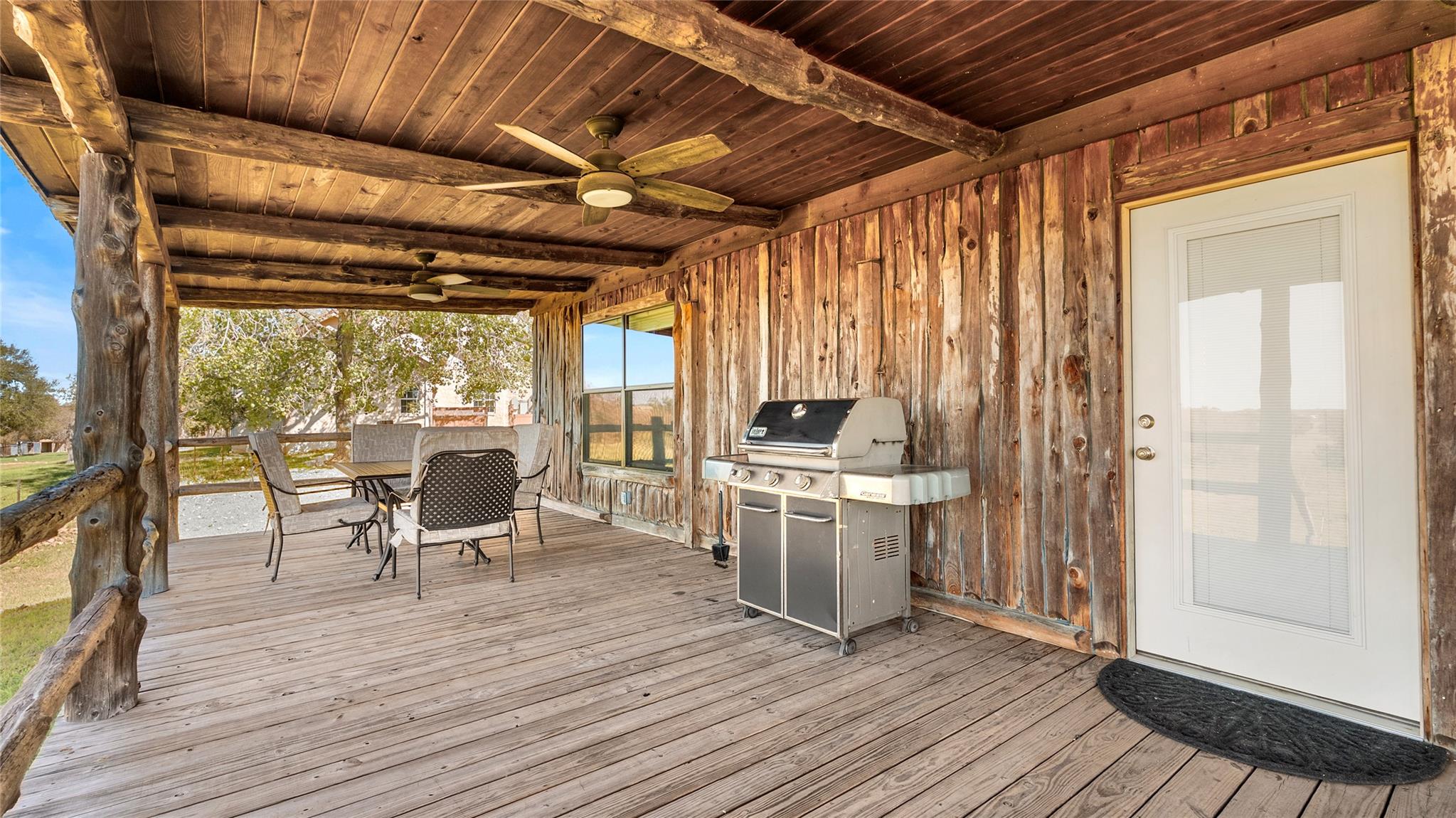 948 Upper Elgin River Rd, Elgin, TX 78621