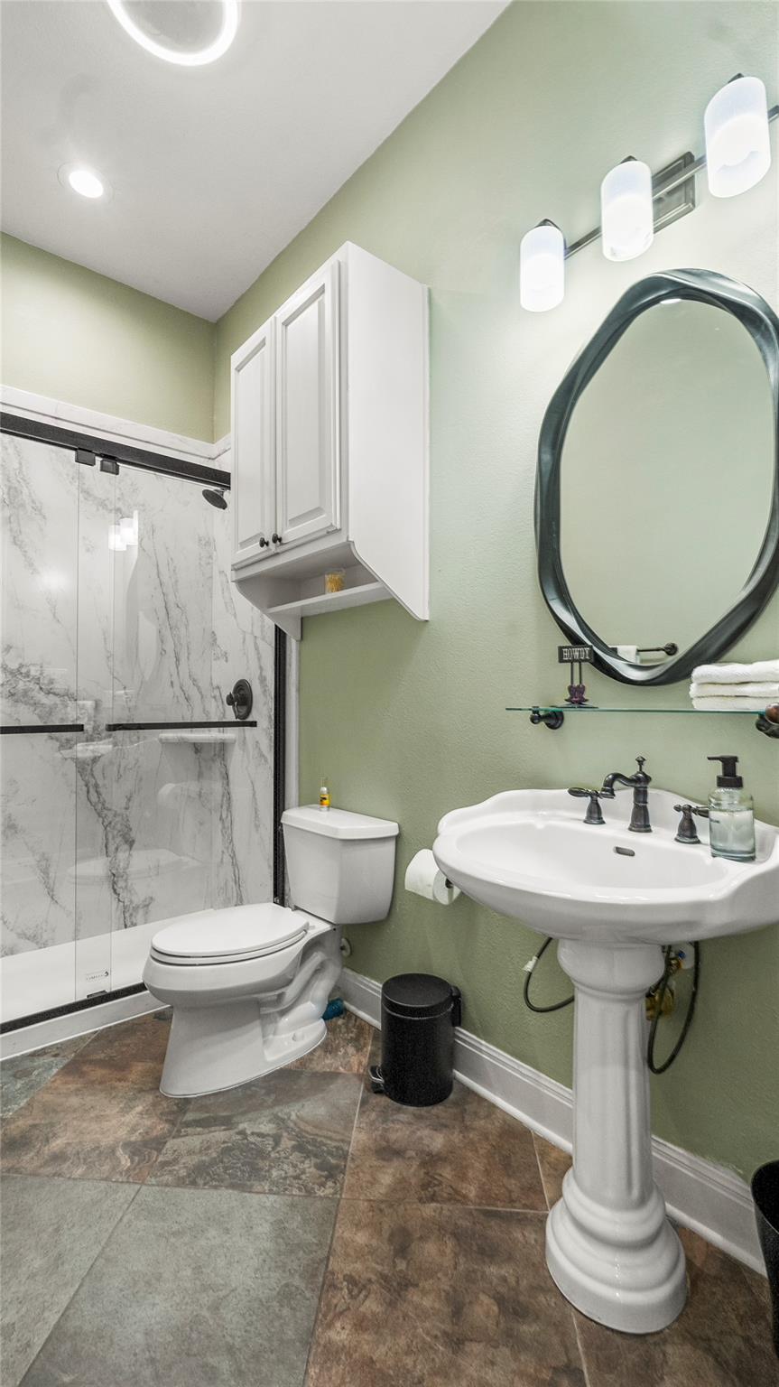 948 Upper Elgin River Rd, Elgin, TX 78621