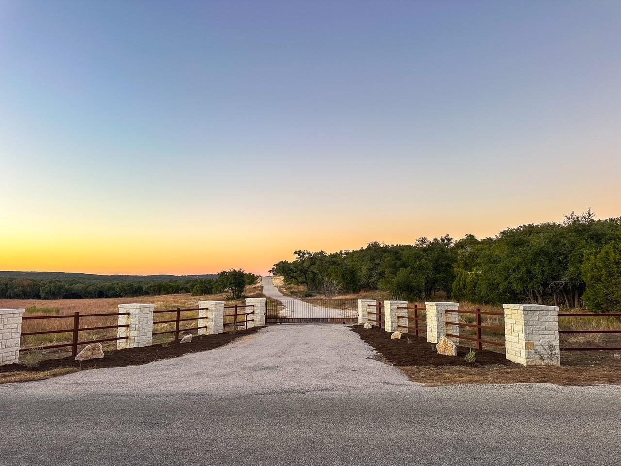 000 Spring Creek Ranch, Dripping Springs, TX 78676
