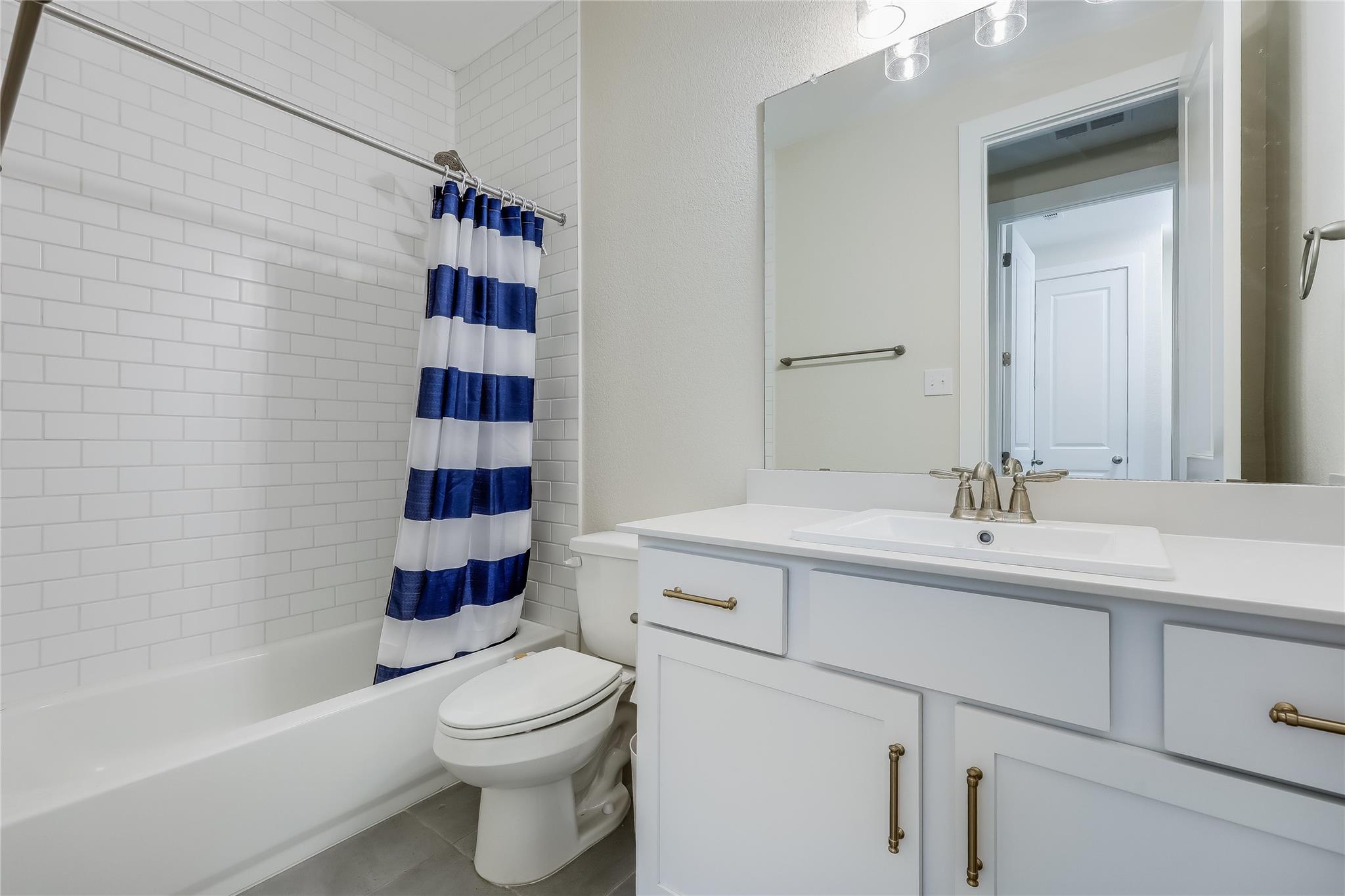 8000 Sunrise Ravine Pass, Lago Vista, TX 78645